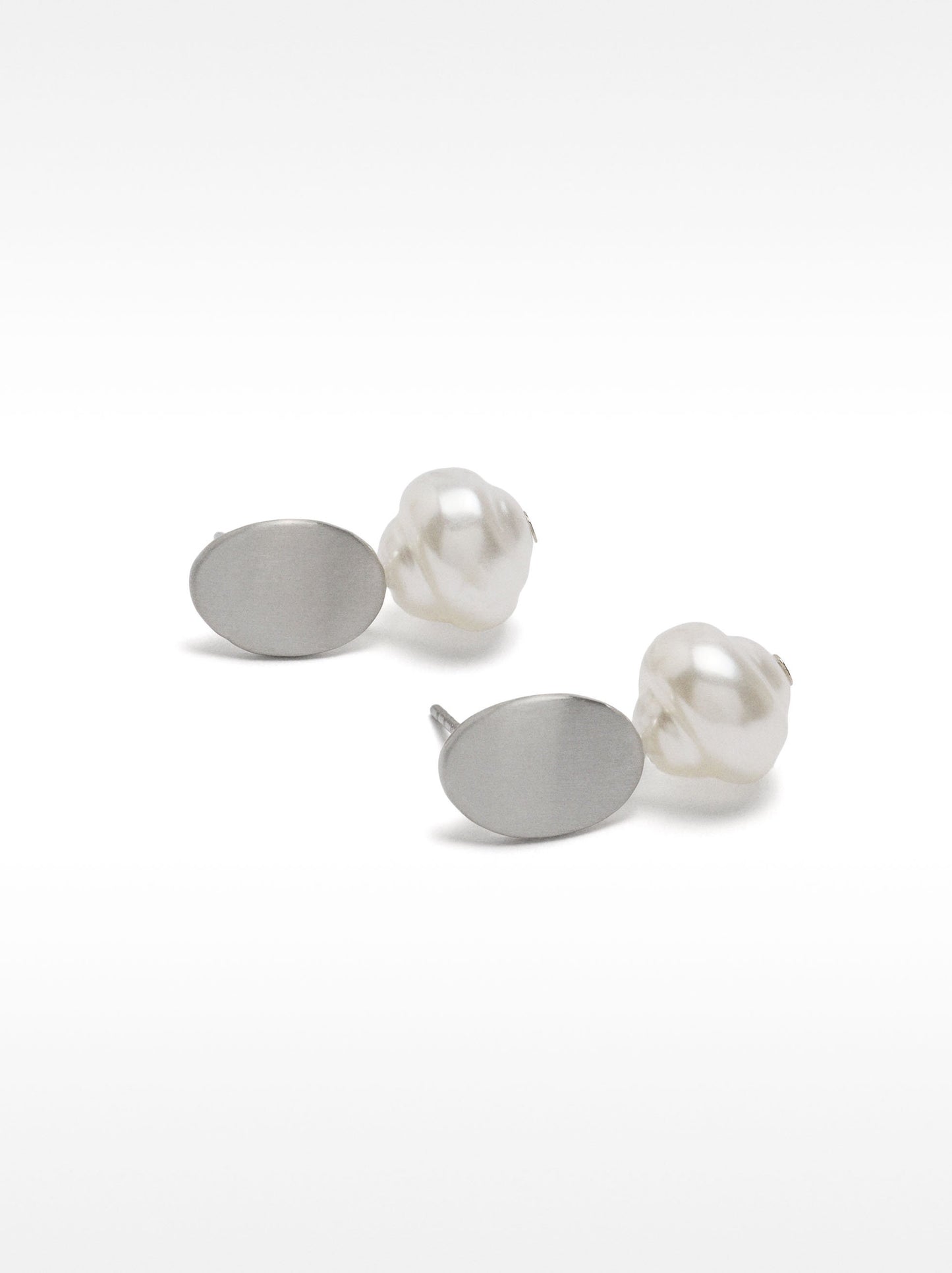 Earrings With Pearls