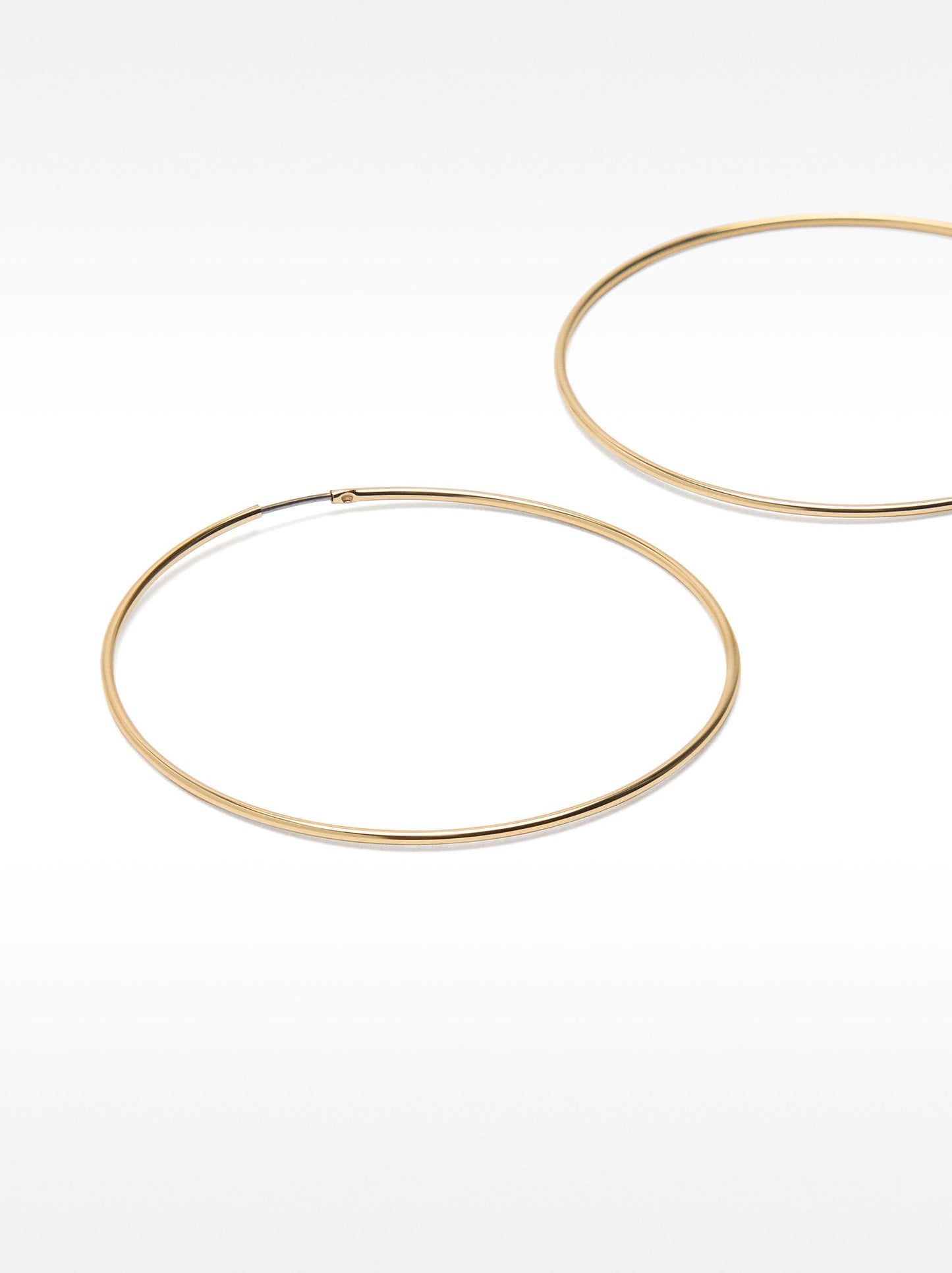 Basic Medium Hoop Earrings
