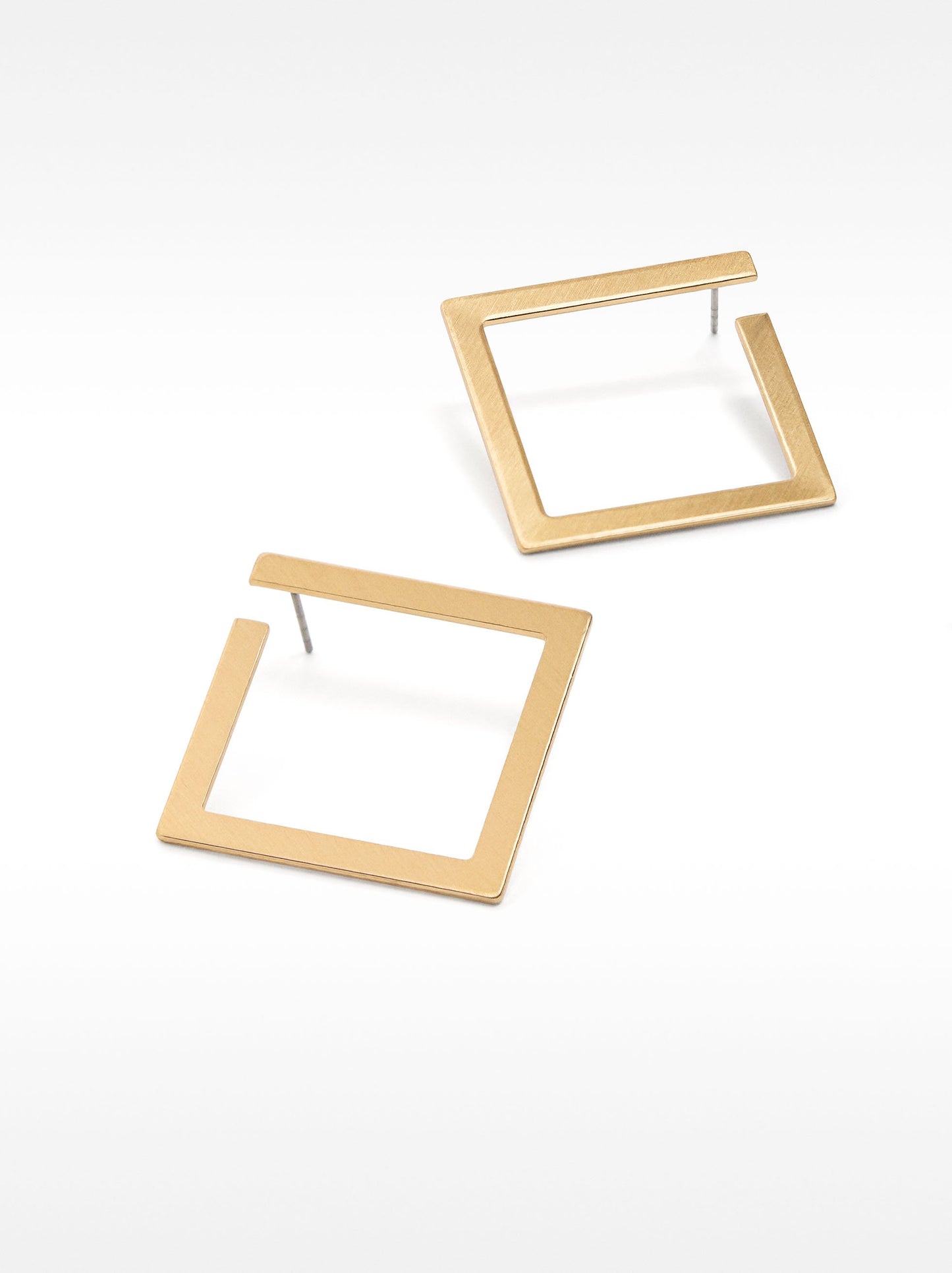 Medium Diamond-Shaped Earrings