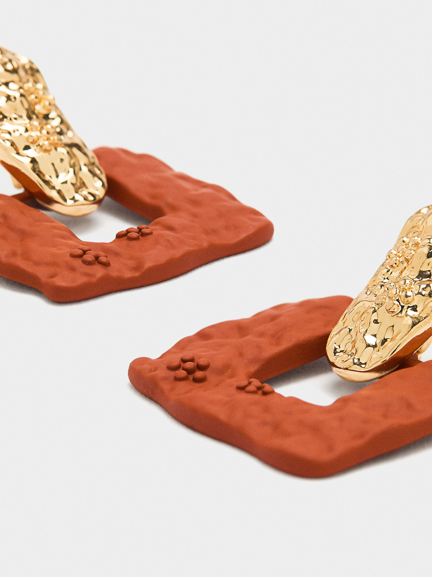 Earrings With Matte Effect