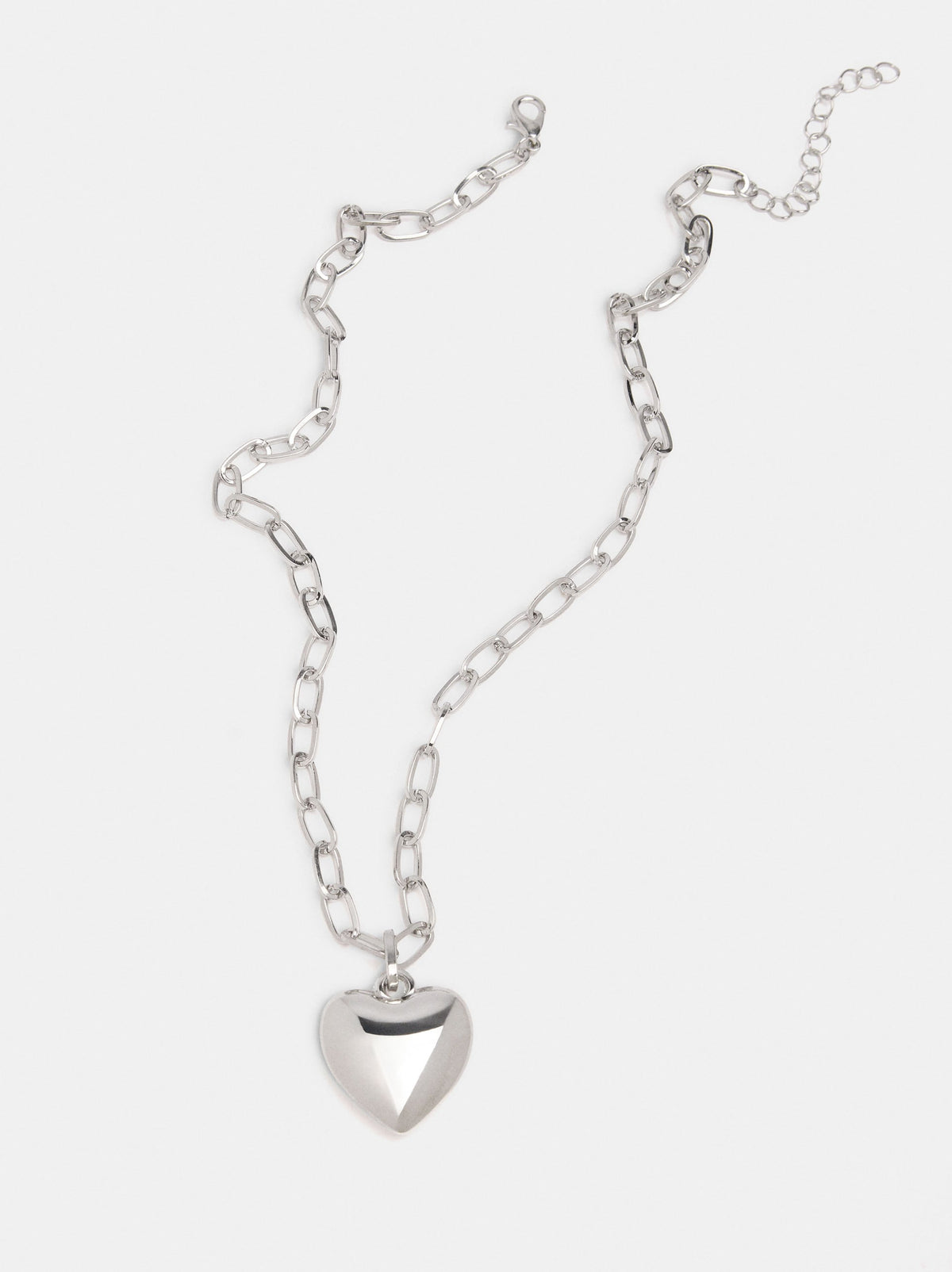 Short Necklace With Heart Links