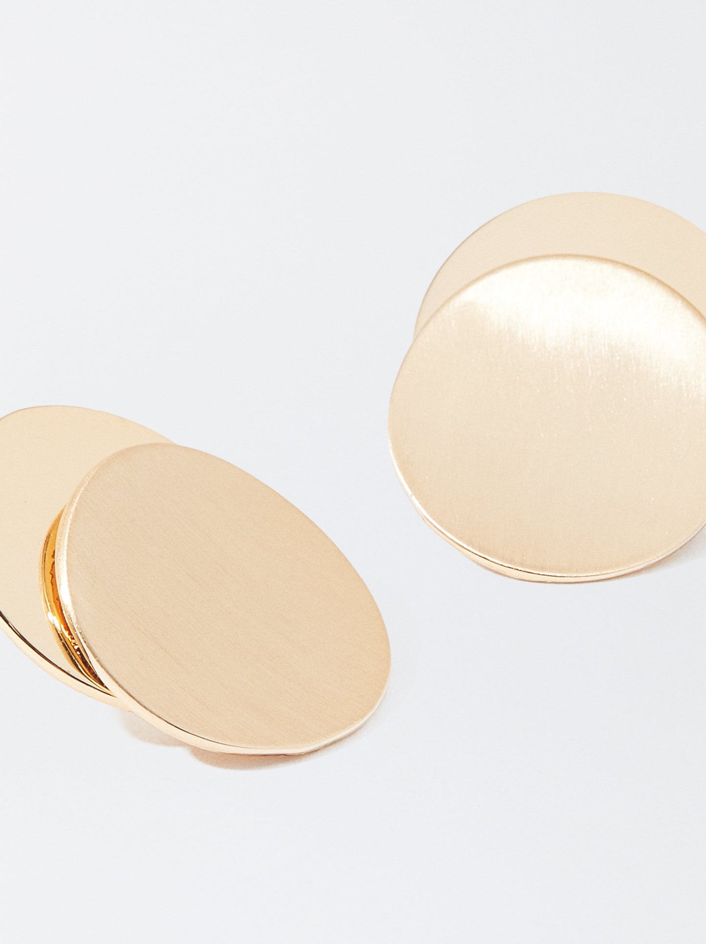 Earrings With Matte Effect