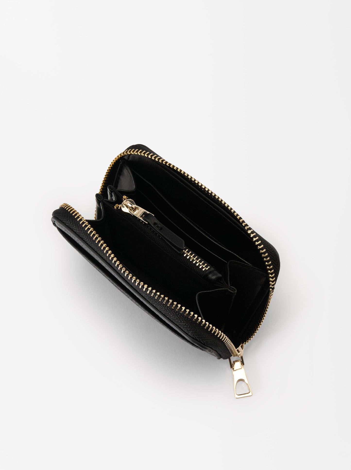 Wallet With Zip Fastening