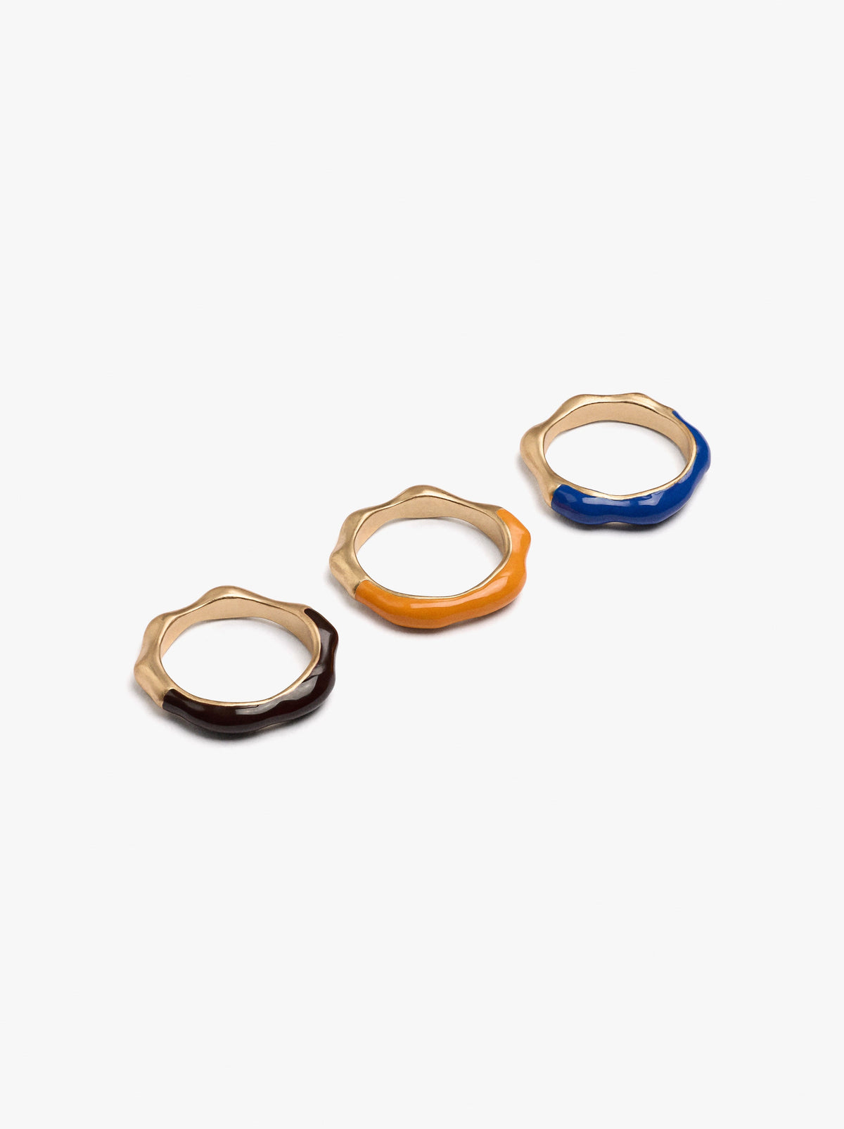 Set Of Wavy Rings With Enamel