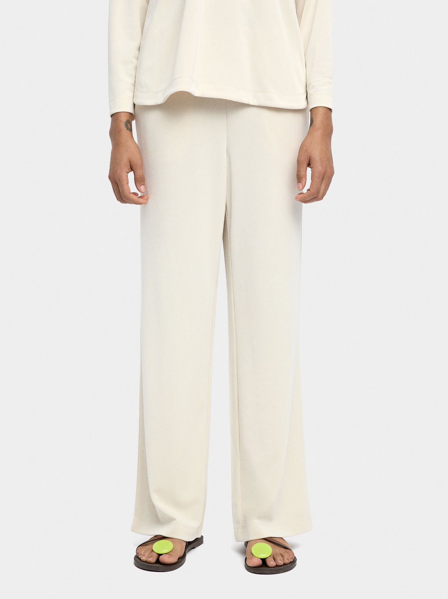Loose-Fitting Trousers With Elastic Waistband