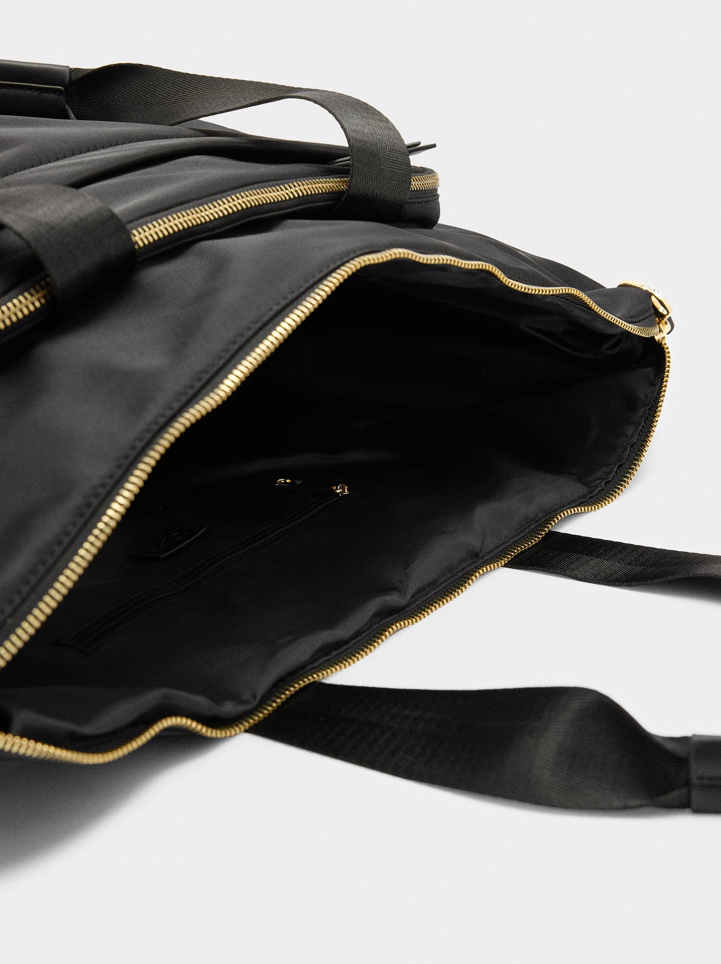 Travel Suitcase Of Water-Repellent Nylon