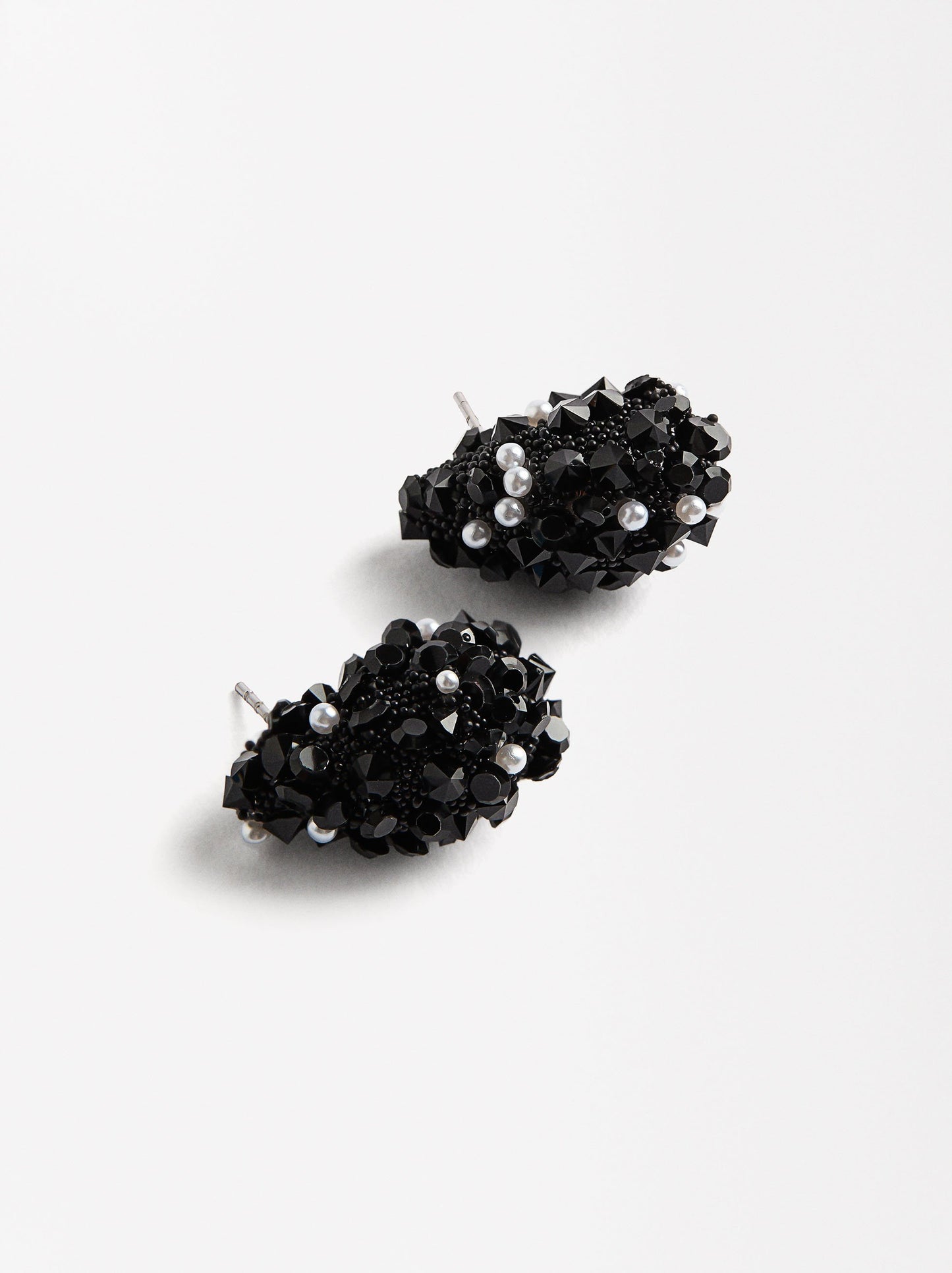 Oval Earrings With Crystals