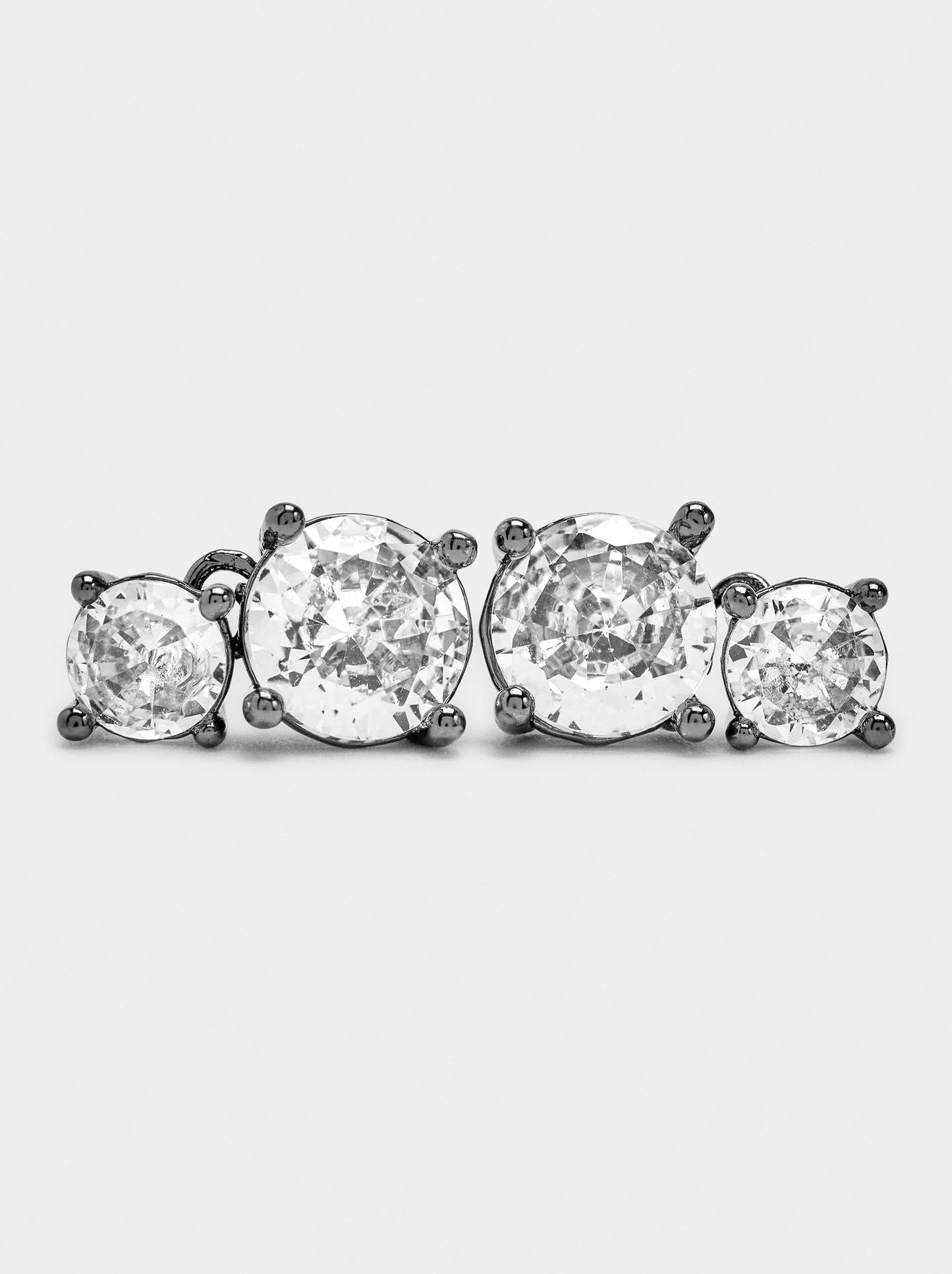 Short Earrings With Zirconia