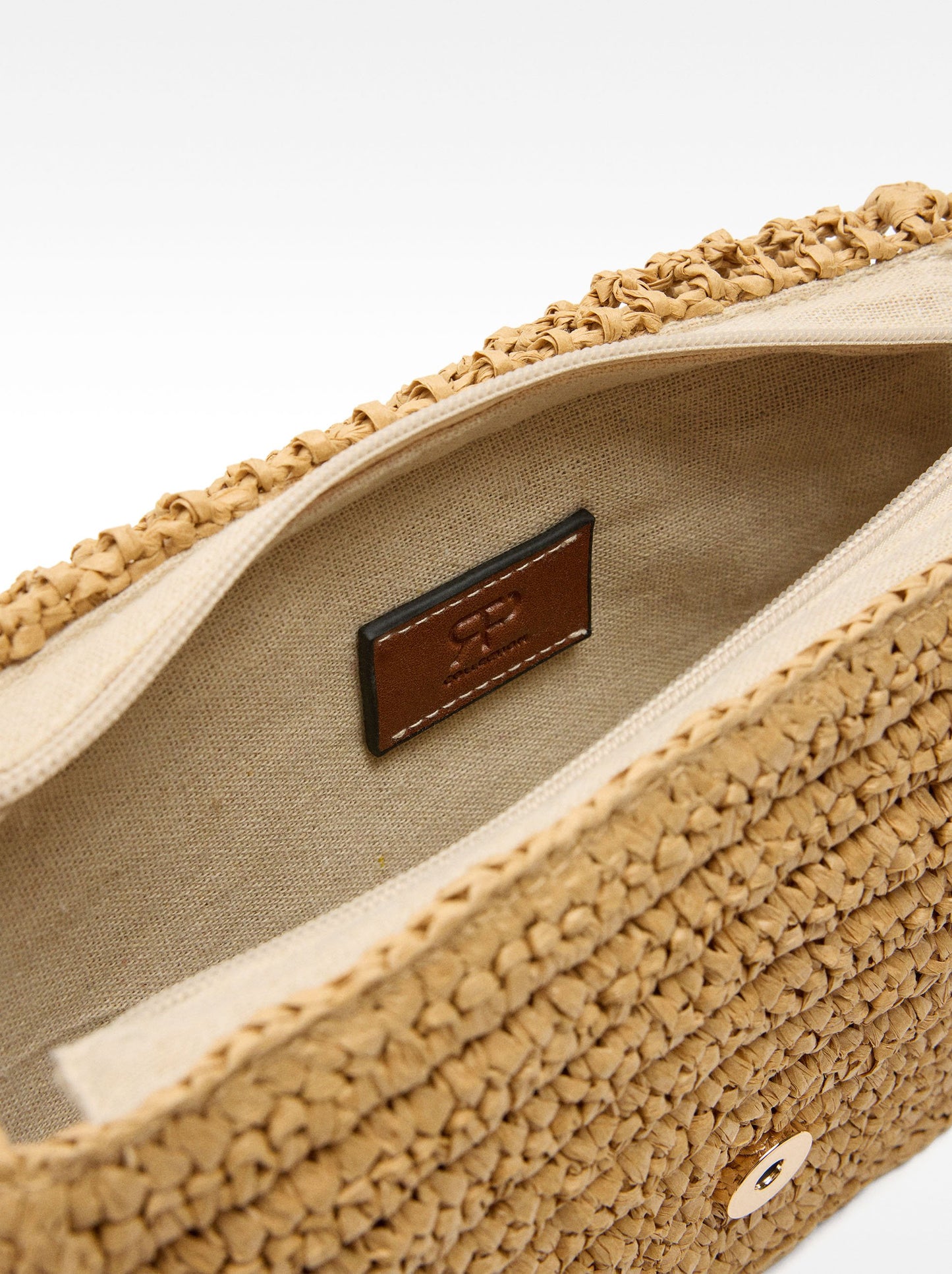 Straw-Effect Crossbody Bag With Flap Closure