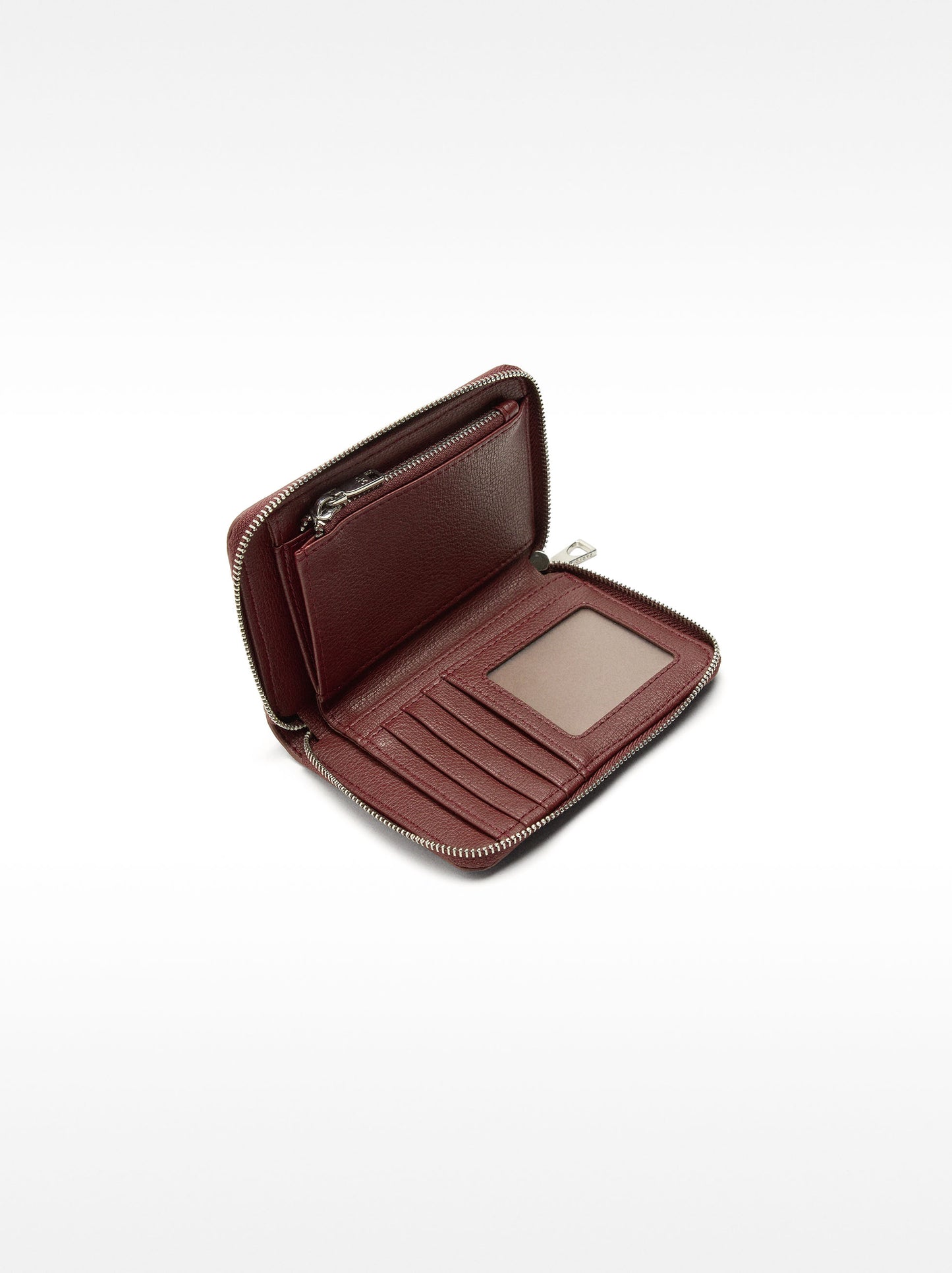 Wallet With Texture And Zipper