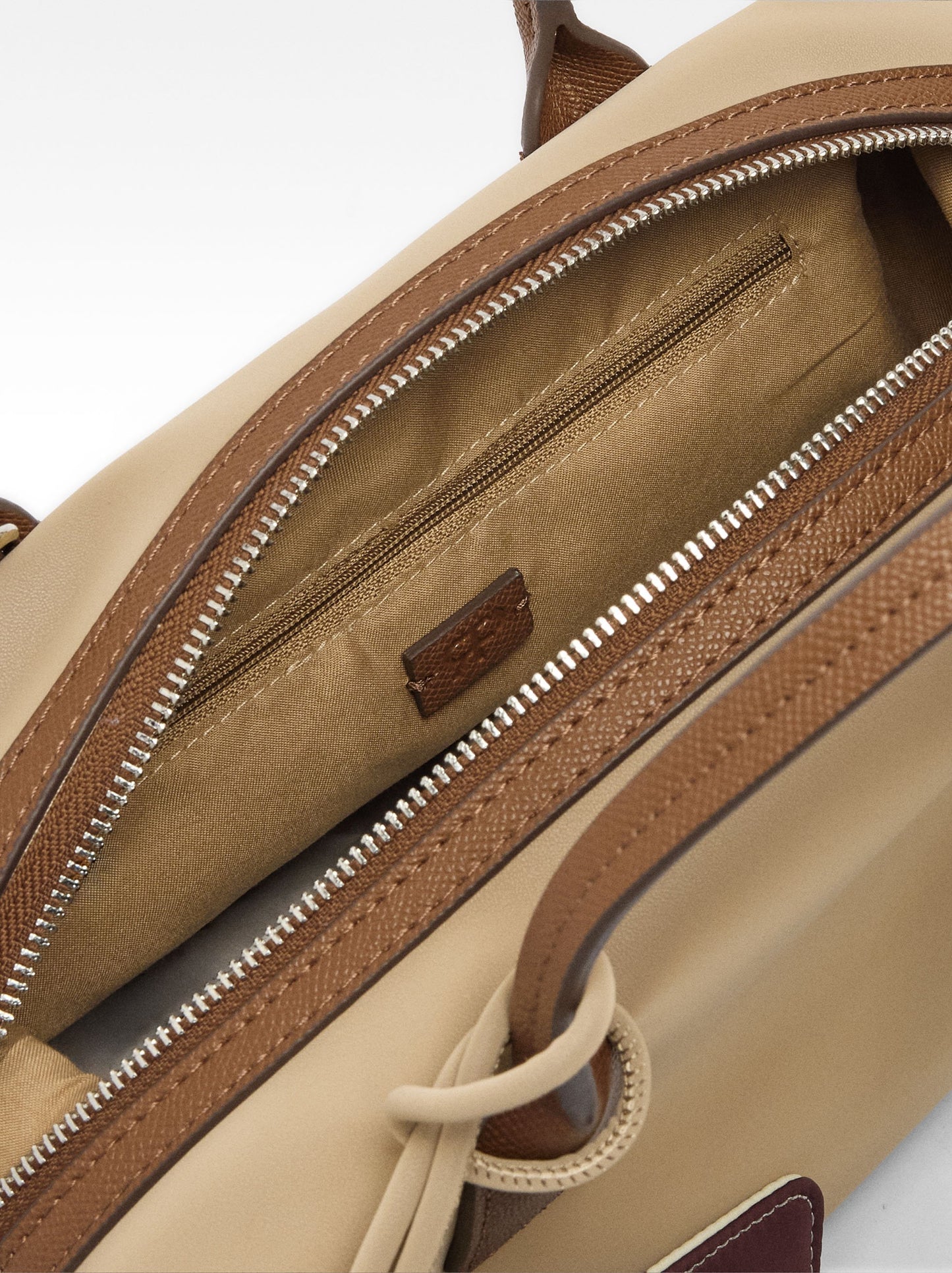 Soft Texture Tote Bag With Pendant M