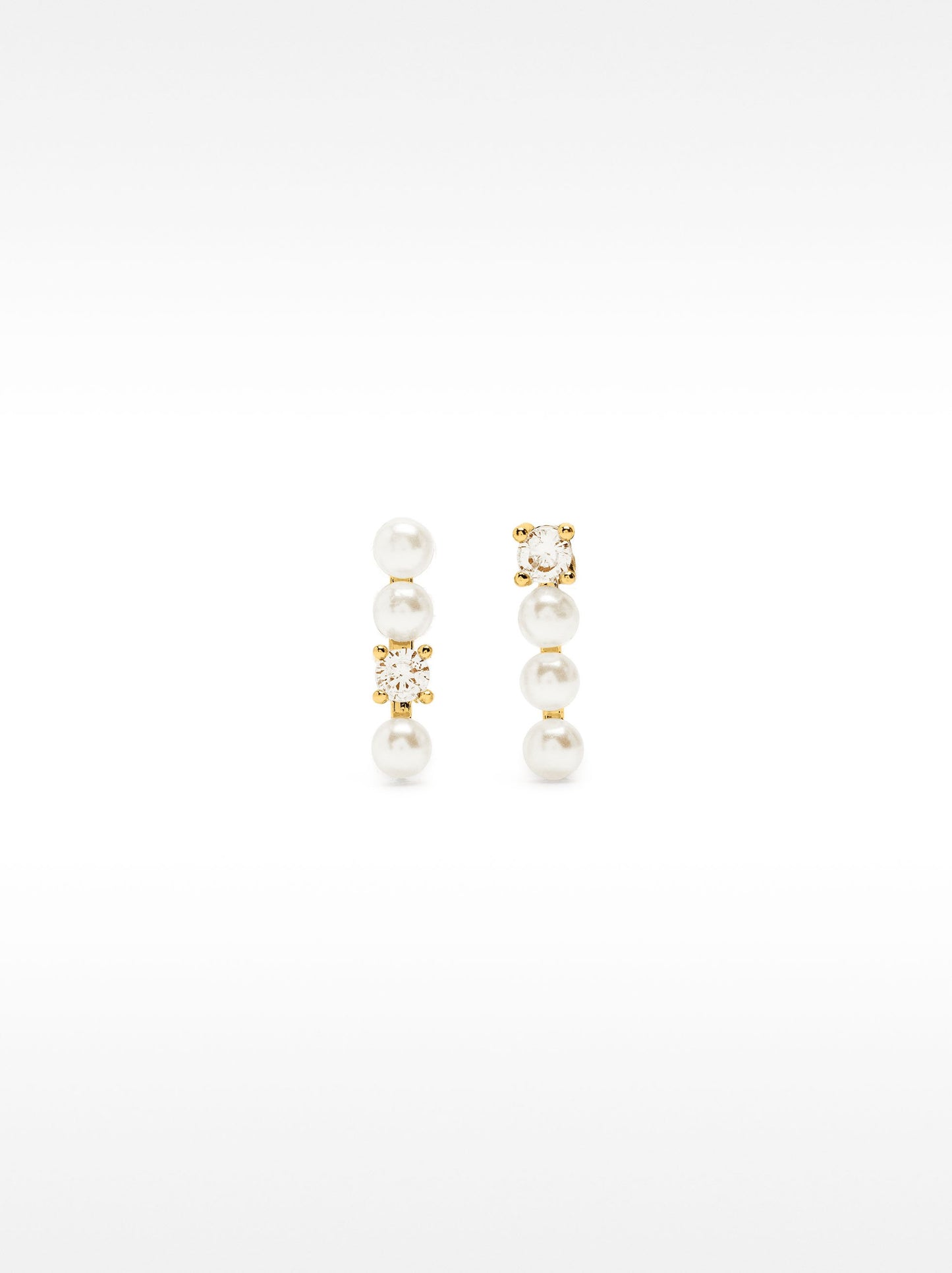 Asymmetric Earrings With Zirconia