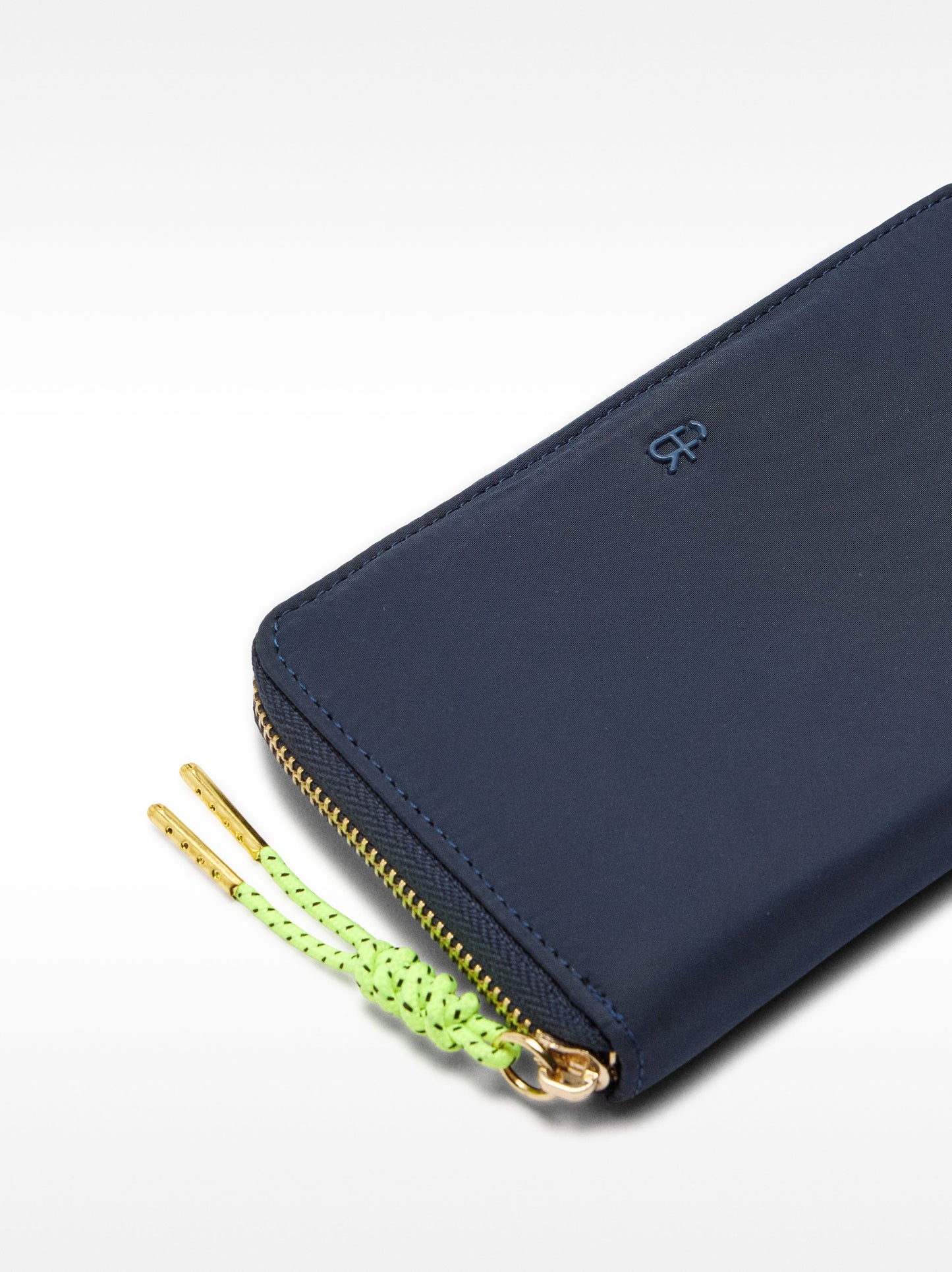 Nylon Wallet With Zipper