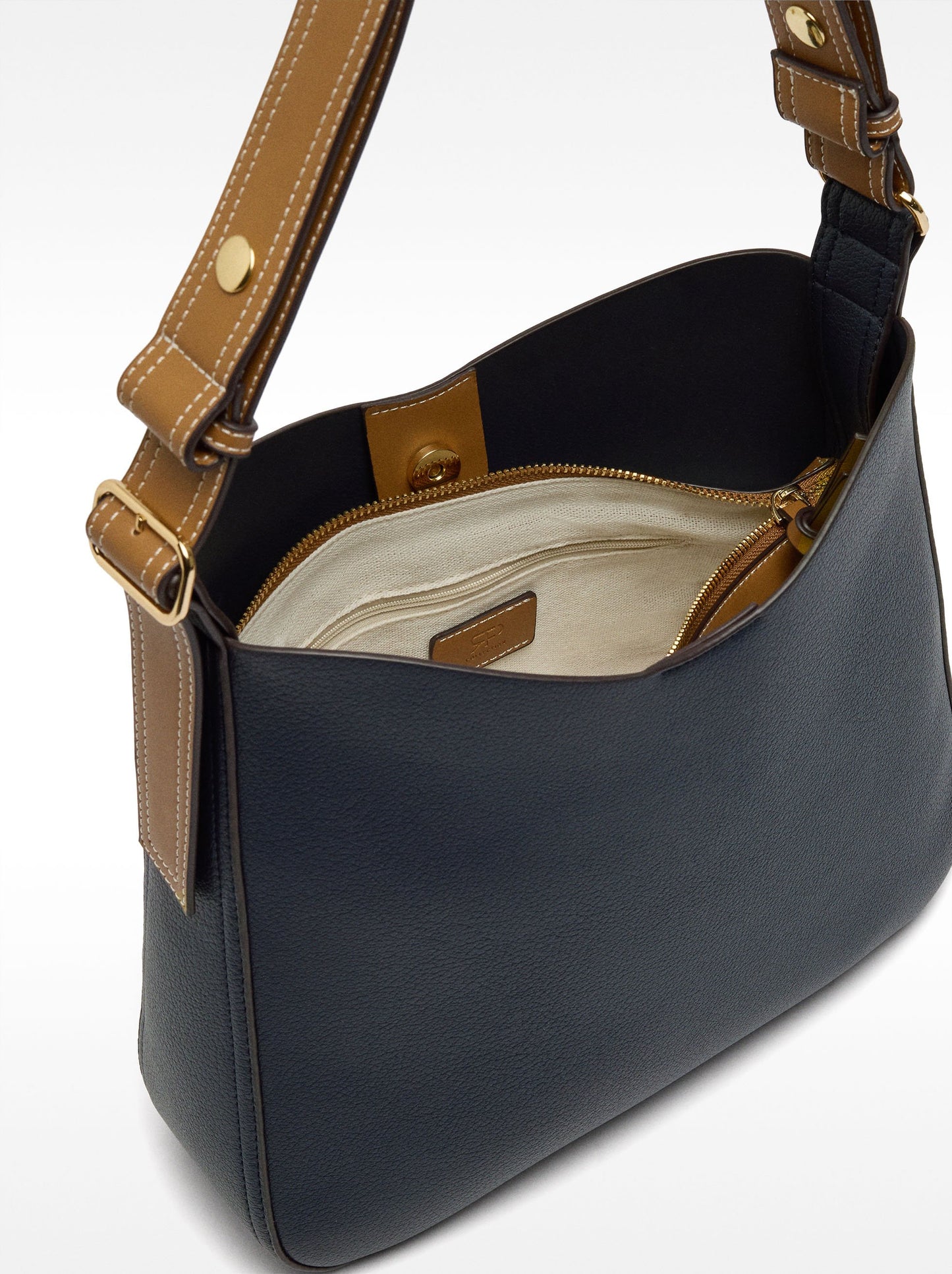 Shoulder Bag With Texture