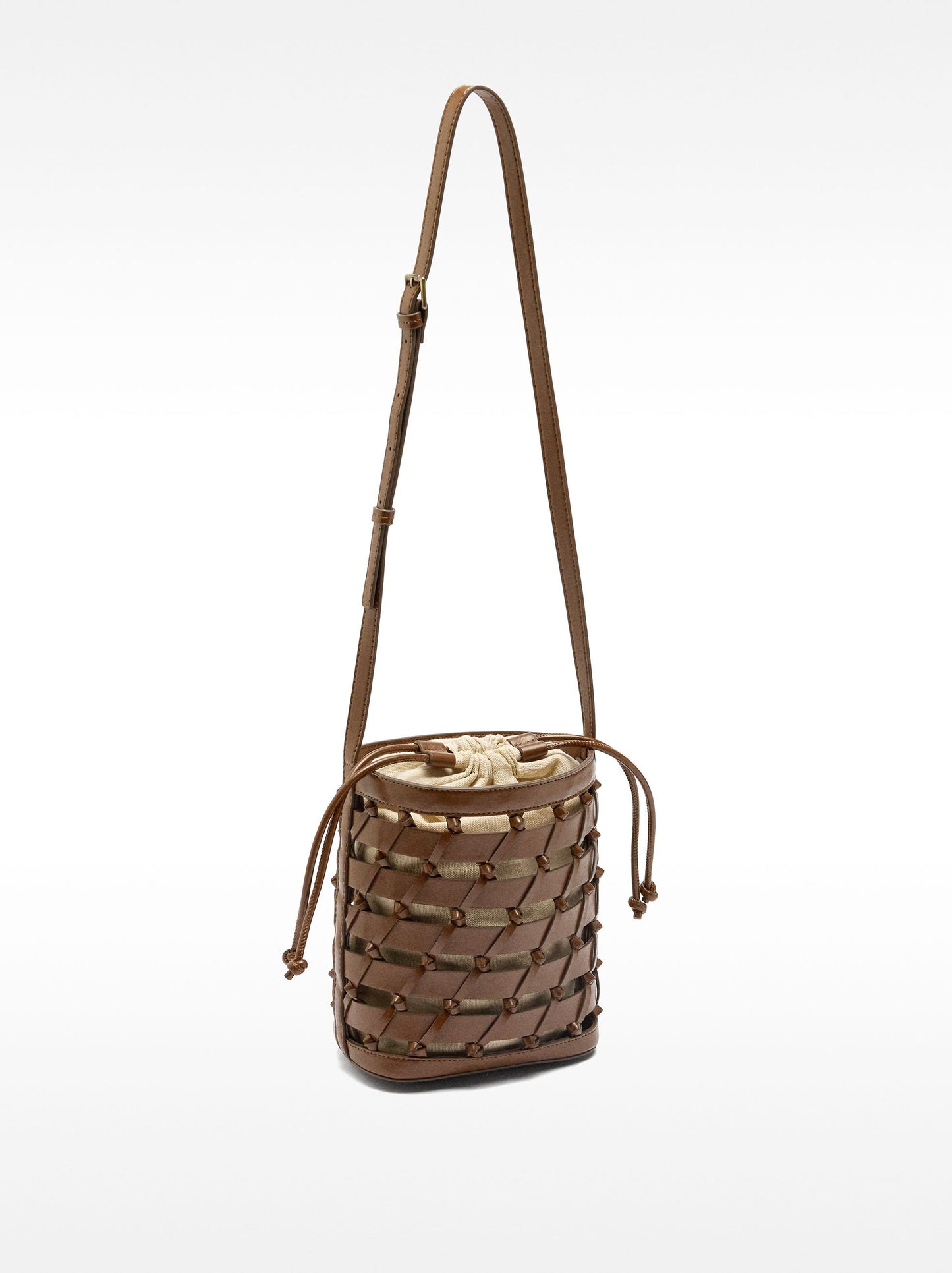 Bucket Bag Braided With Knots