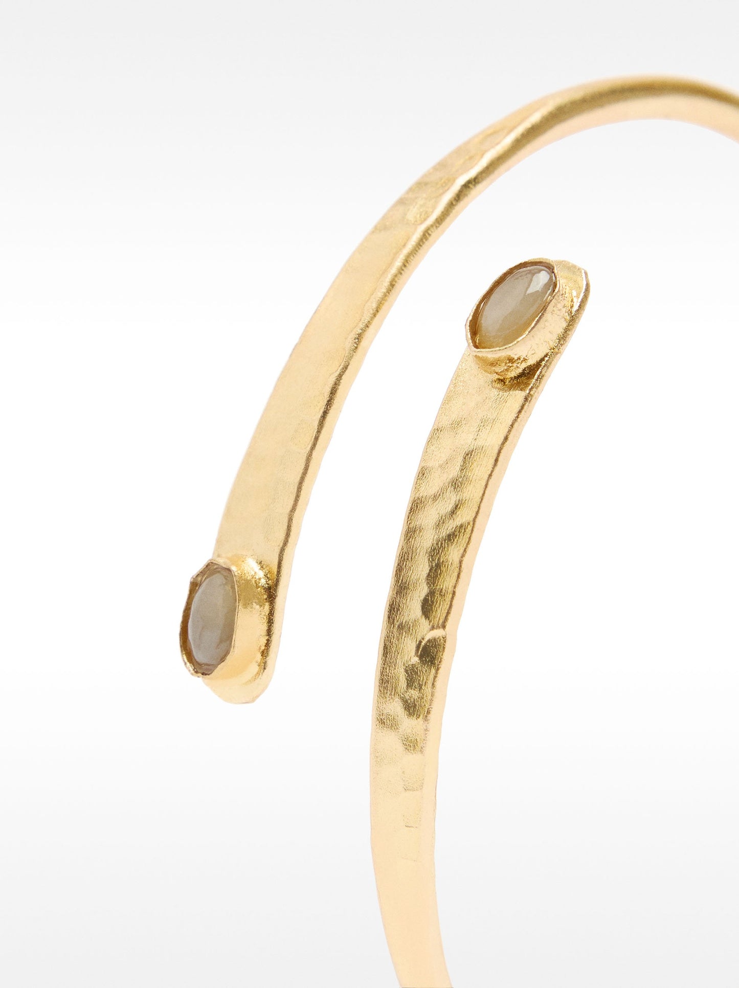 Rigid Crossed Bracelet With Oval Details