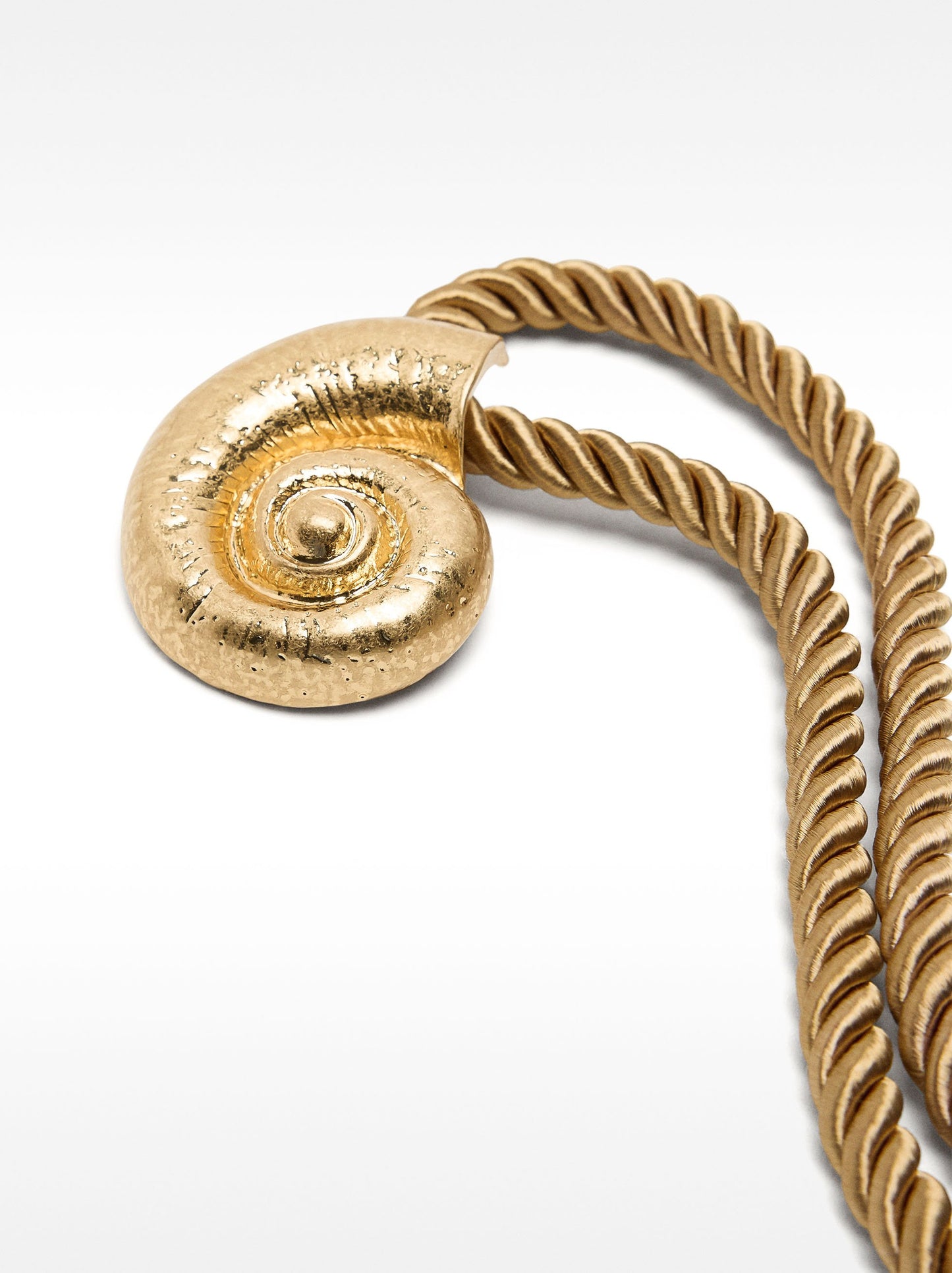 Necklace With Shell Pendant