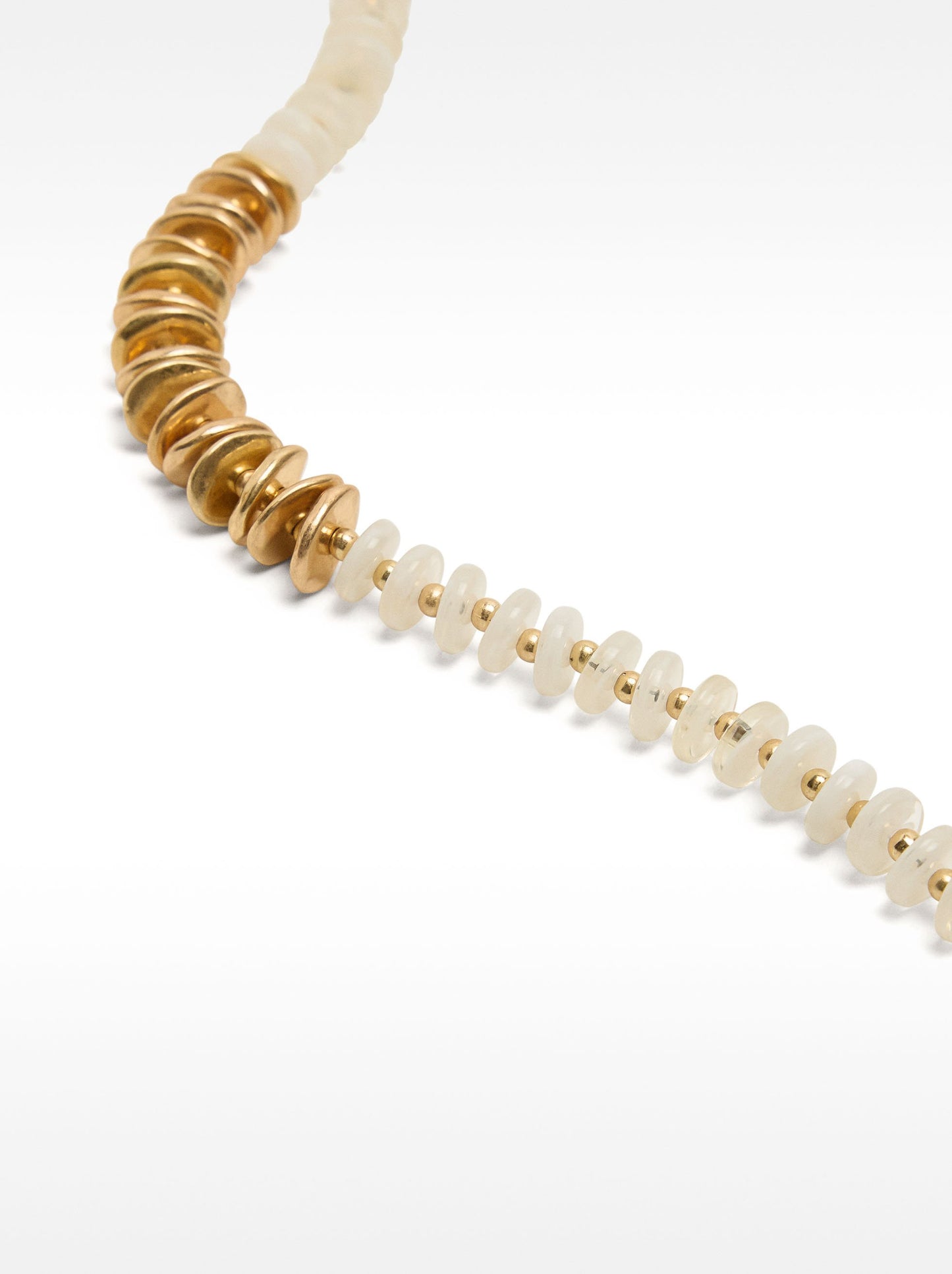 Short Segmented Necklace With Resin
