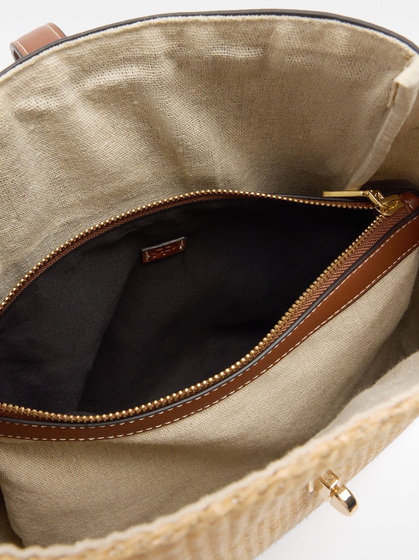 Shoulder Bag With Straw Effect