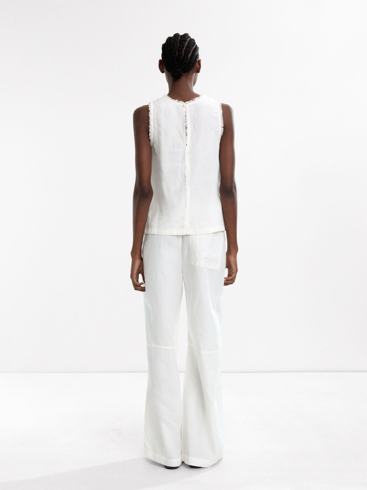 Trousers In A Linen And Lyocell Blend