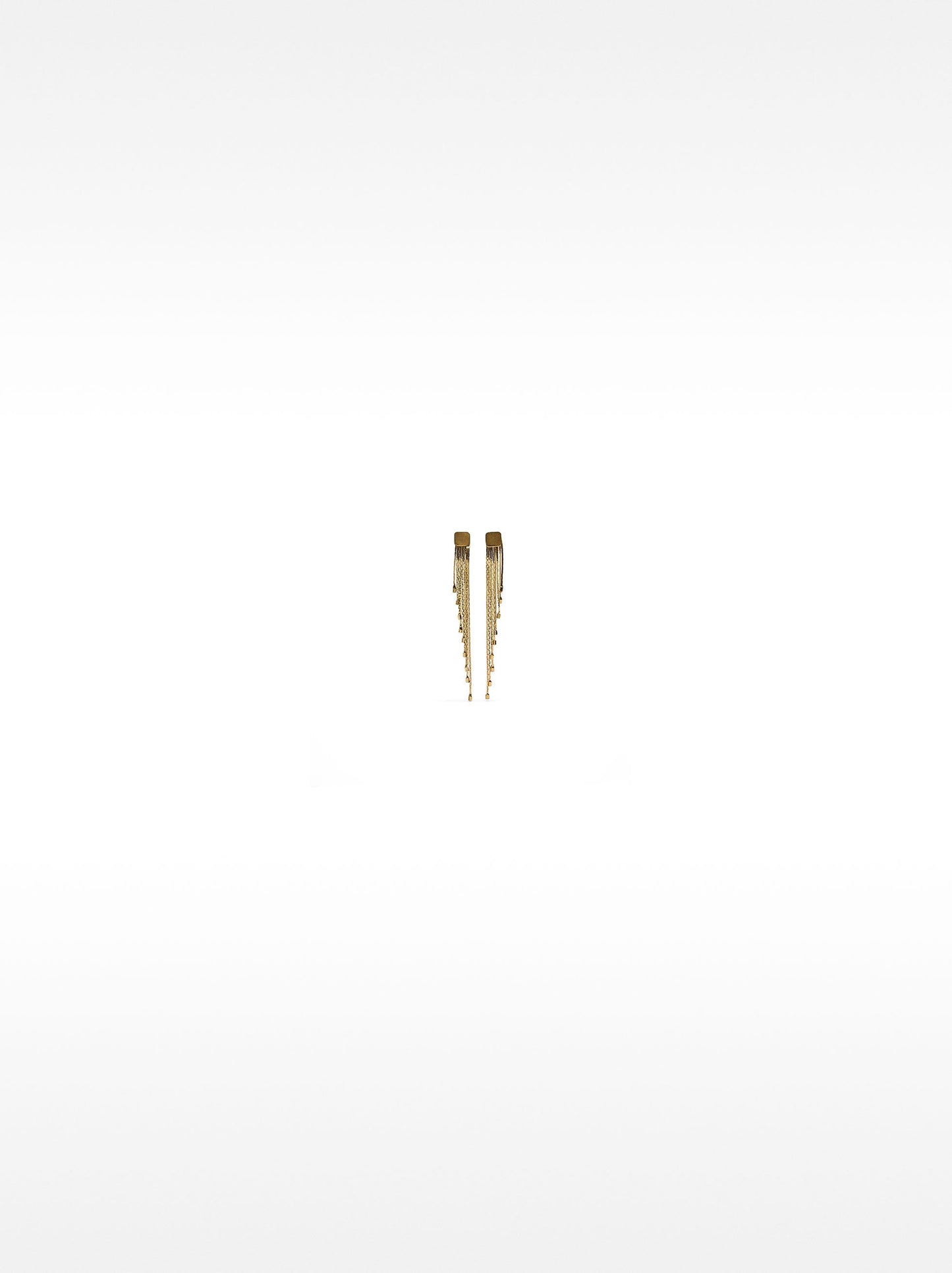 Earrings With Cascade Effect