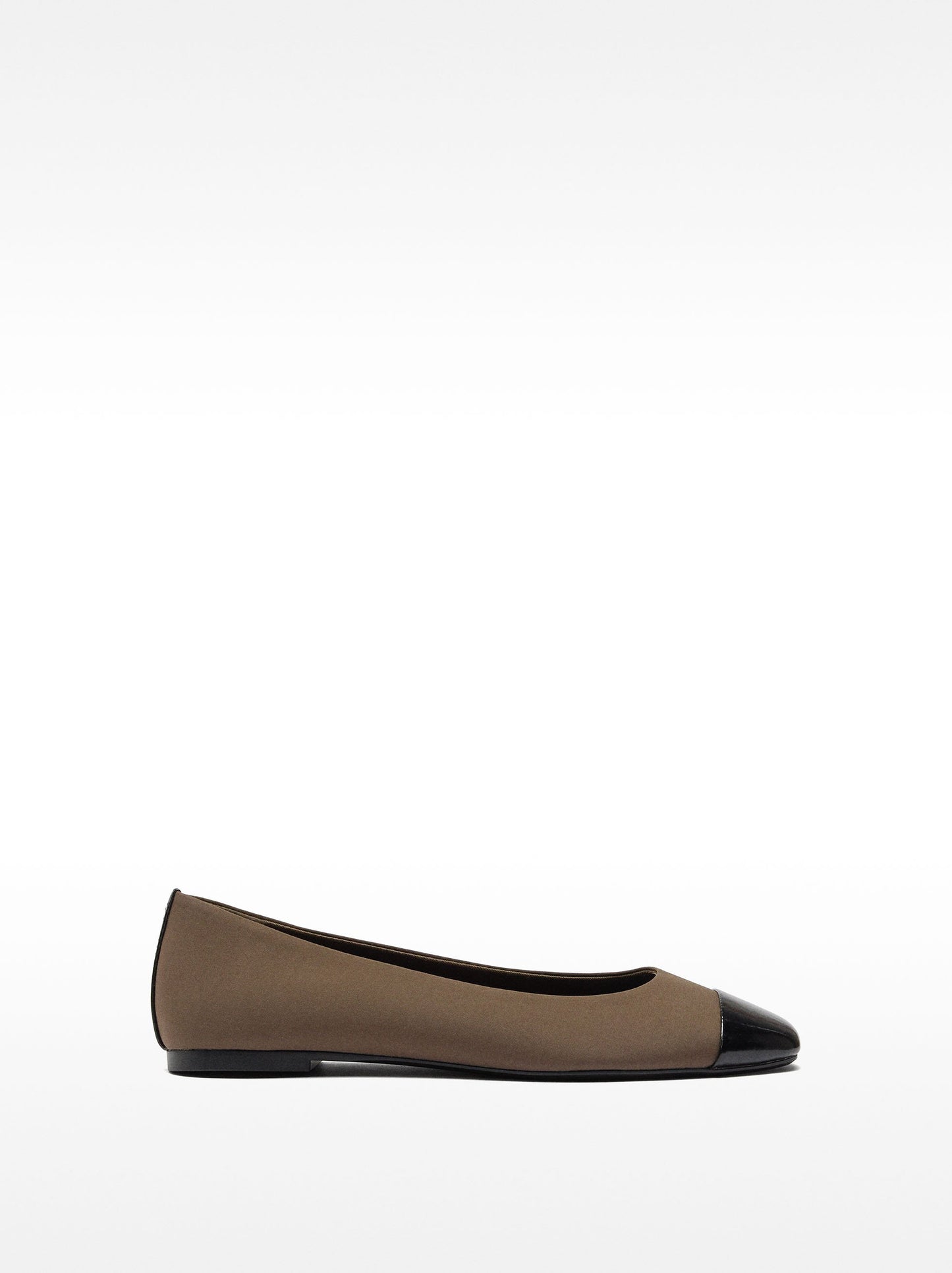 Ballet Flats With Bicolor Fabric