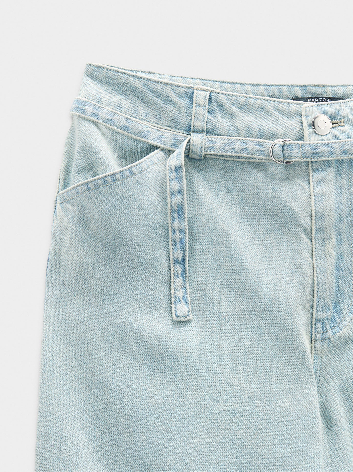 Straight Jeans With Belt