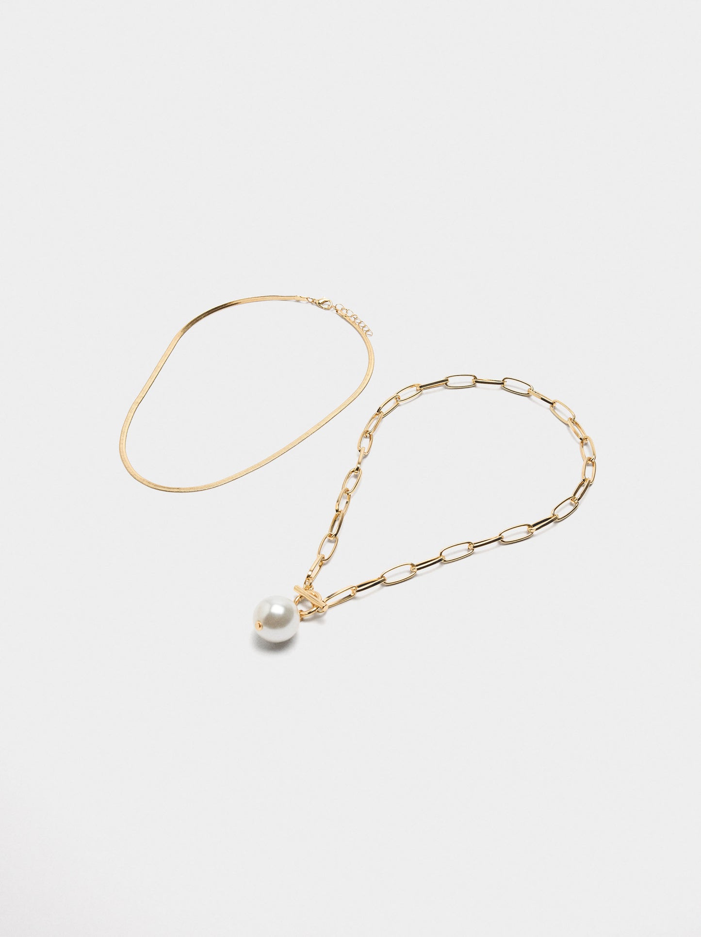 Set Of Short Necklaces With Pearl Pendant