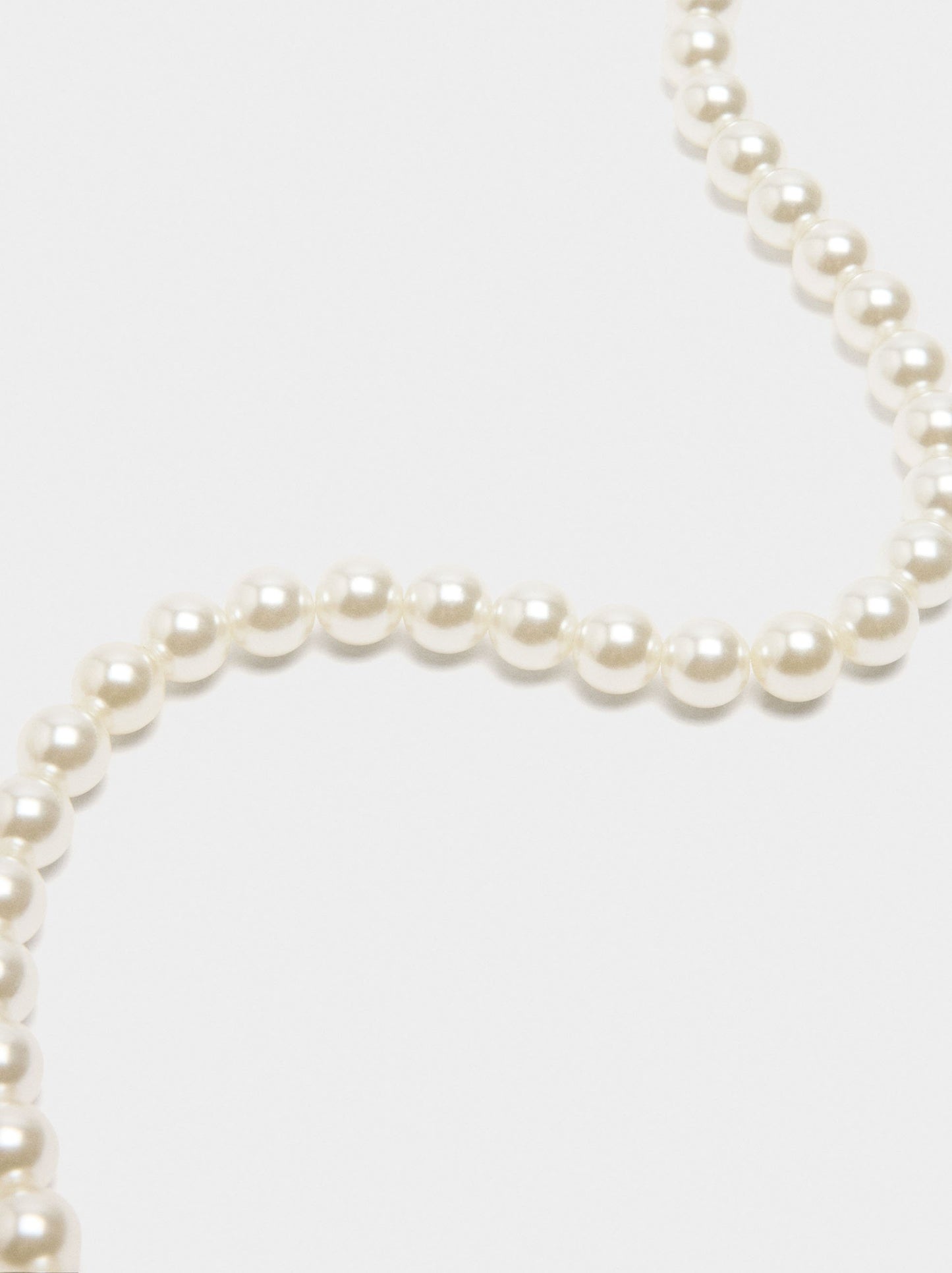 Short Necklace Of Pearls