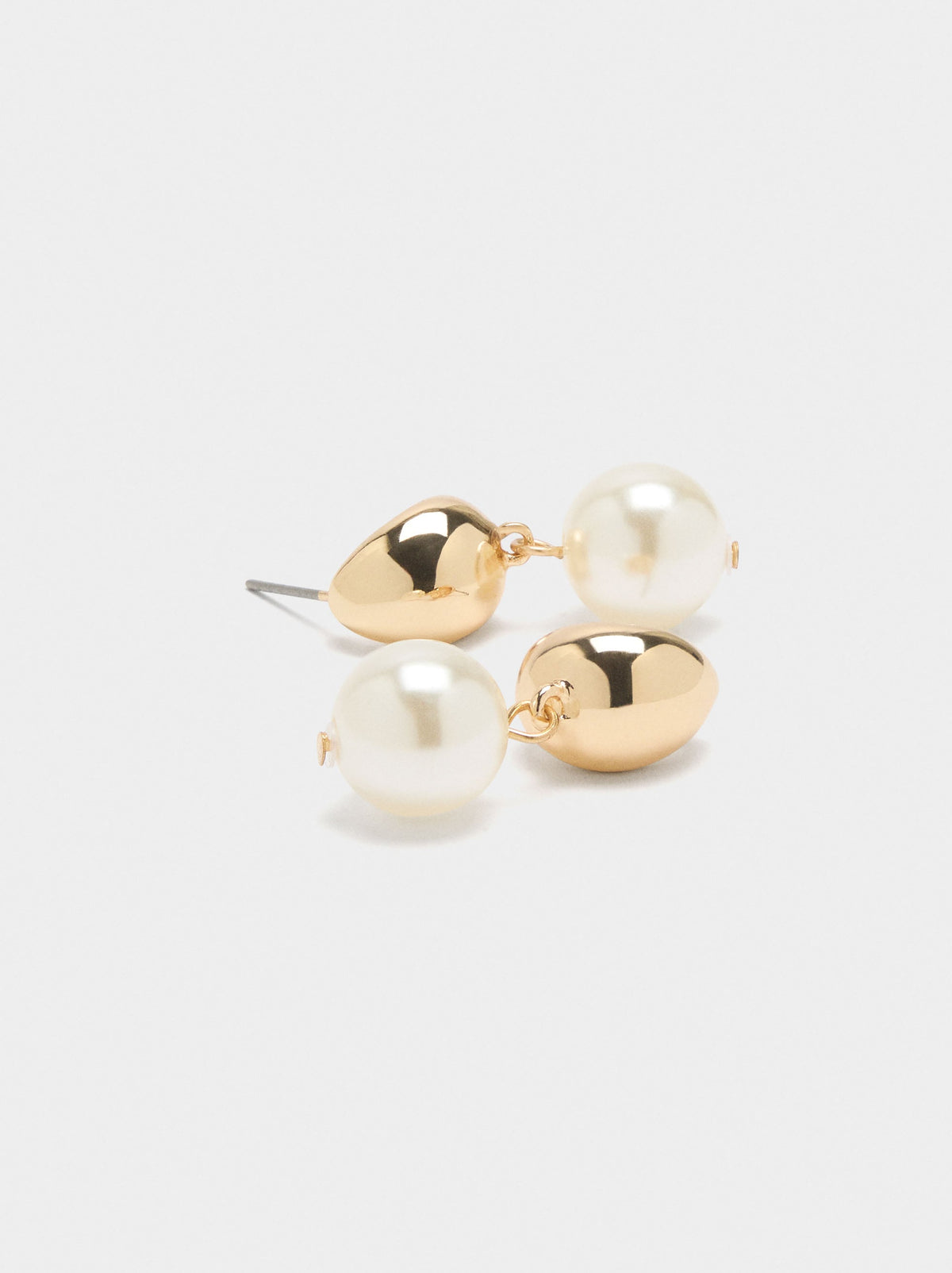 Oval Earrings With Pearl