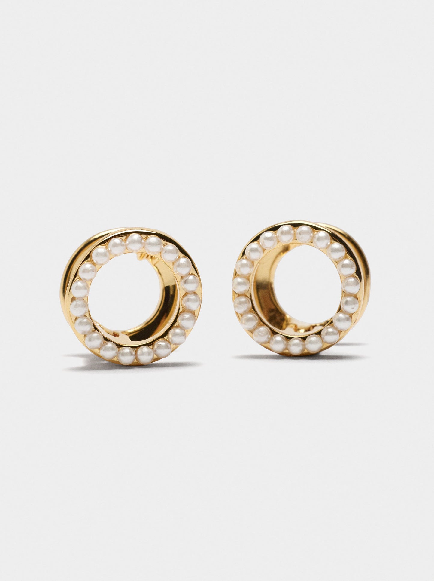 Hoop Earrings With Pearls