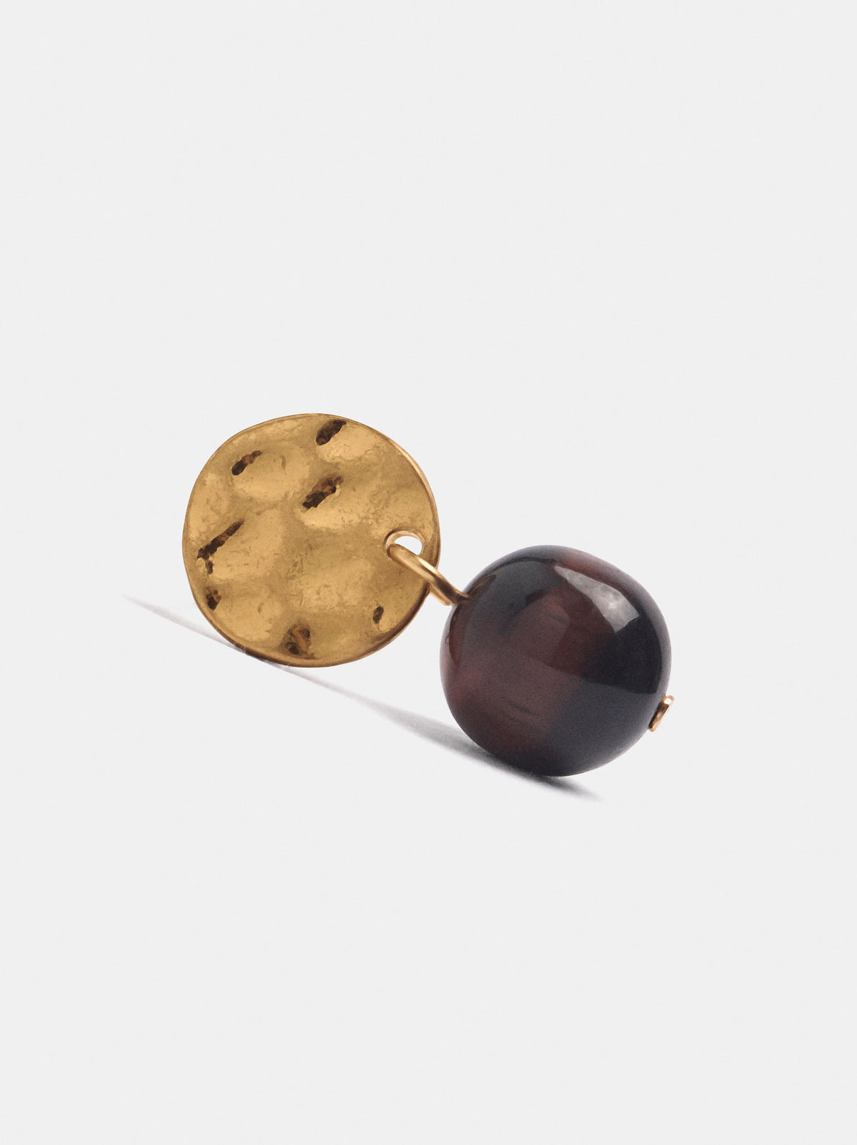 Short Earrings With Stone