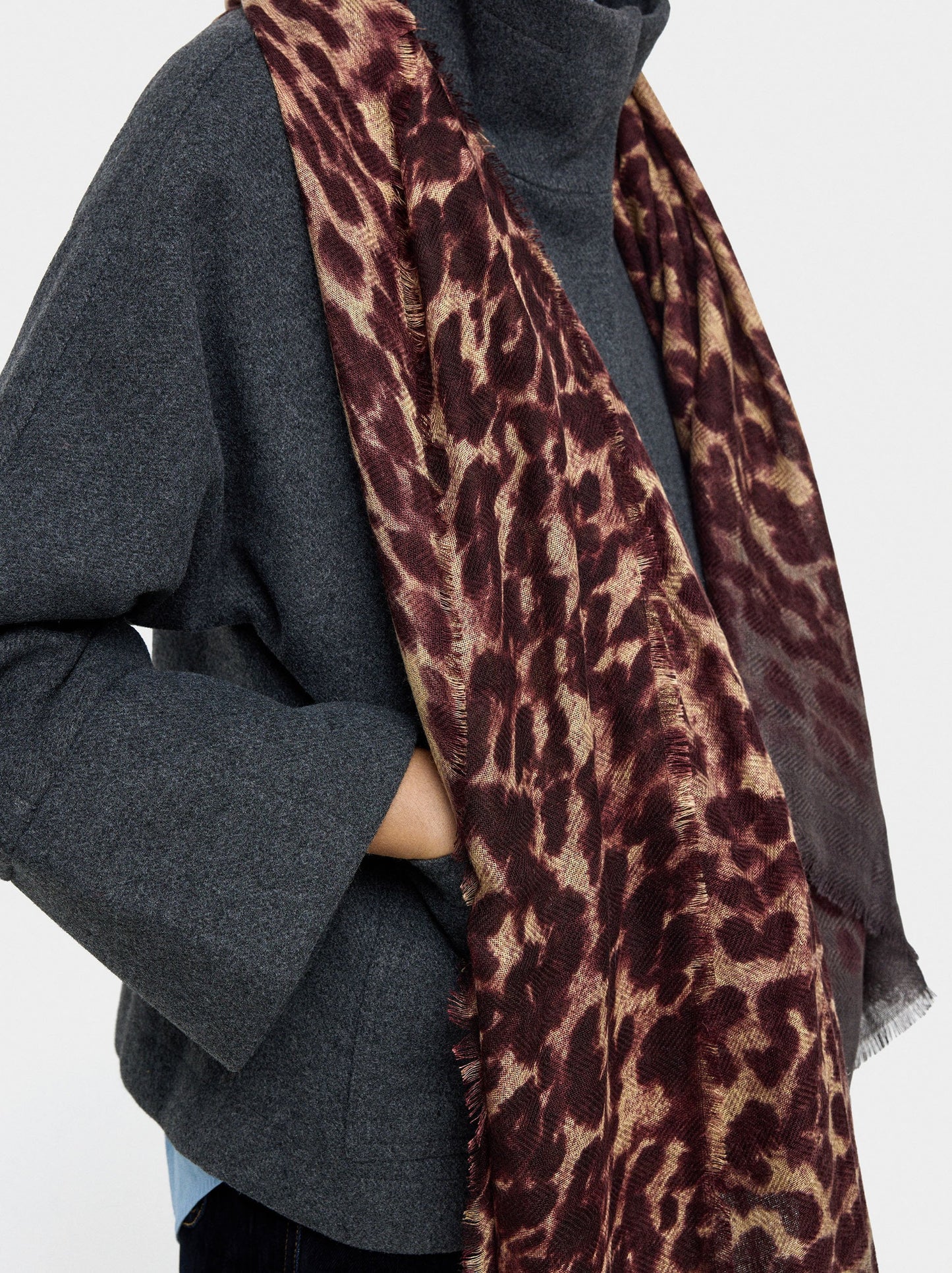 Scarf With Animal Printed