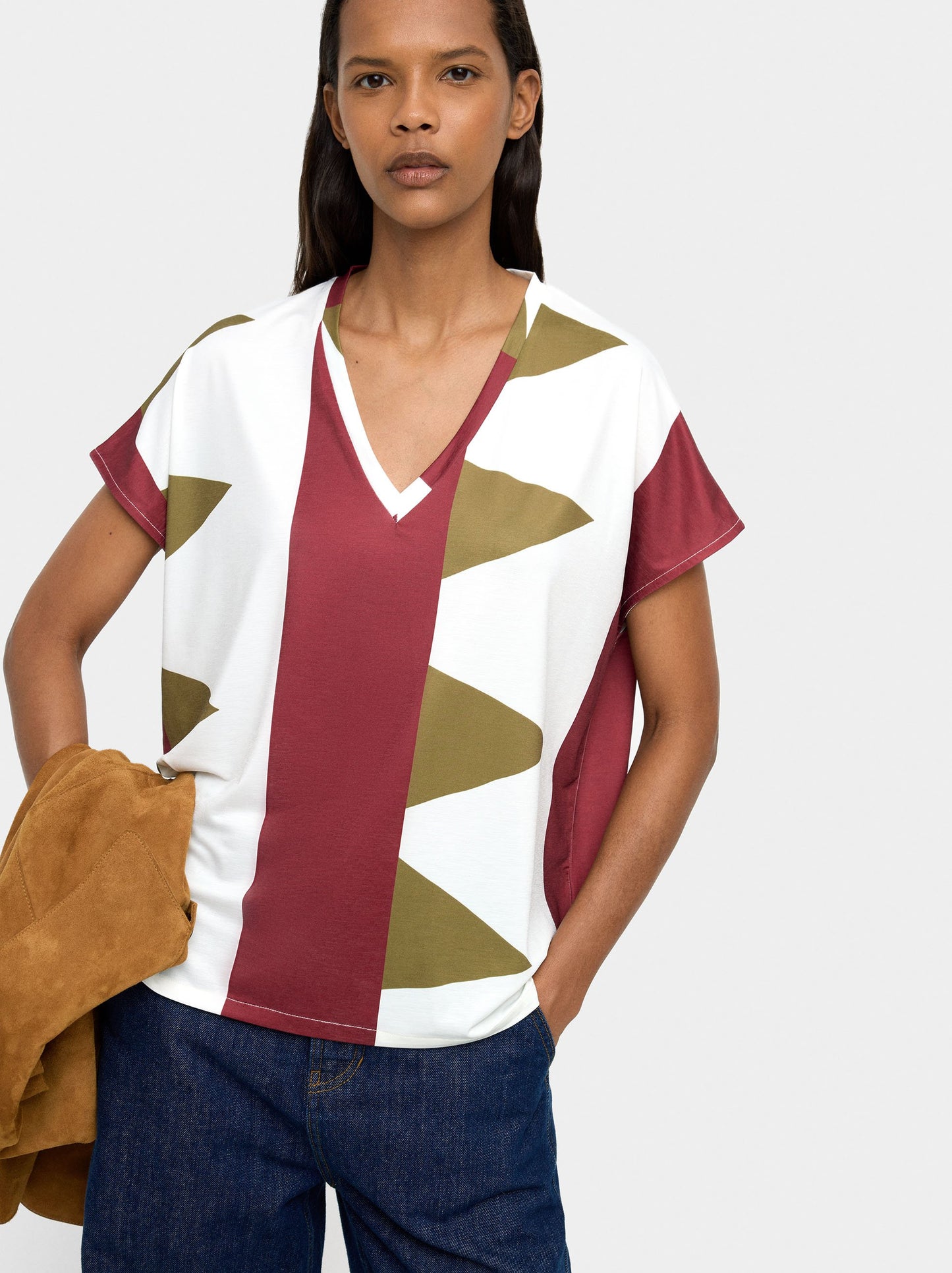 T-Shirt With Print And V-Neck