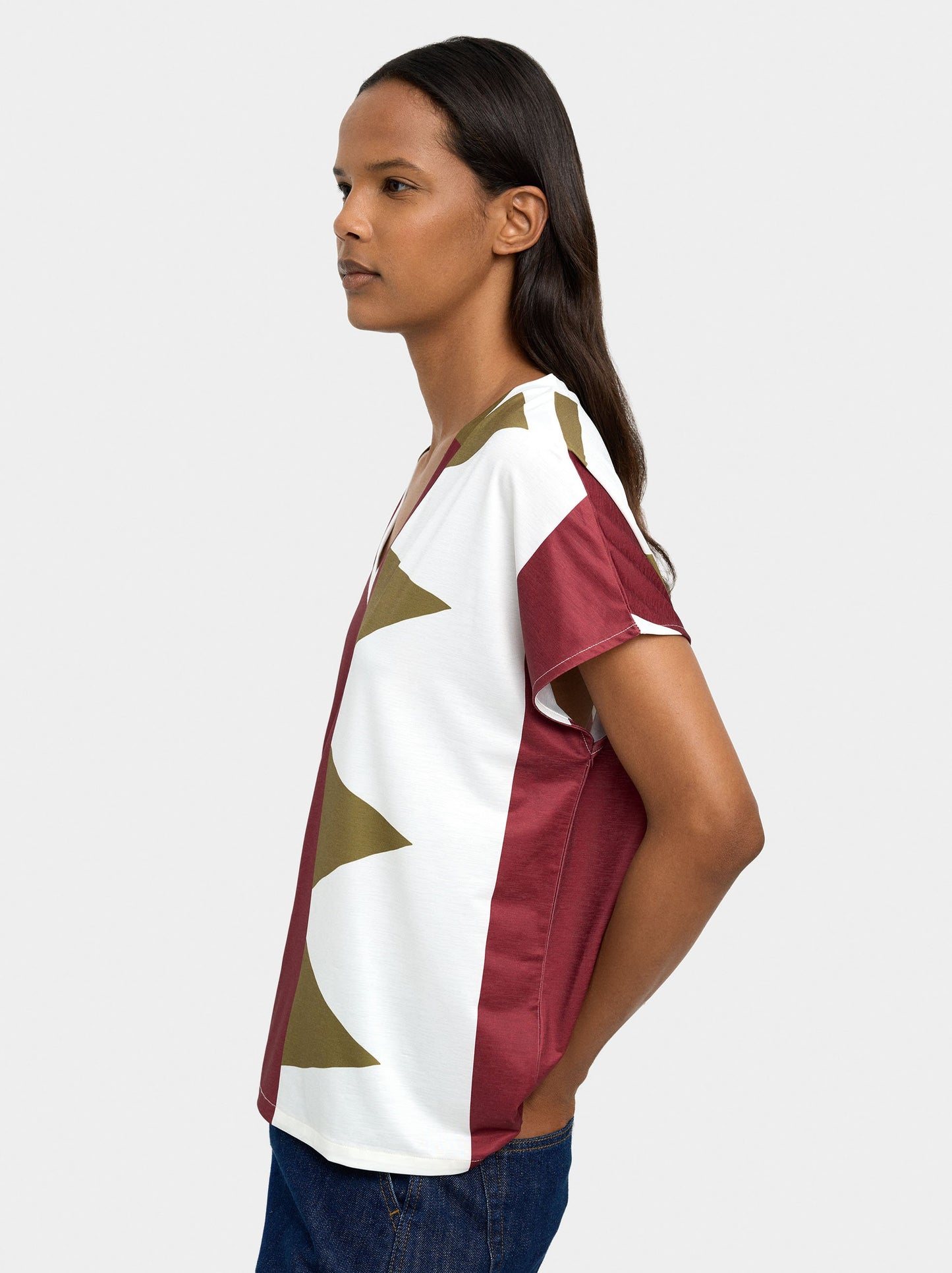 T-Shirt With Print And V-Neck