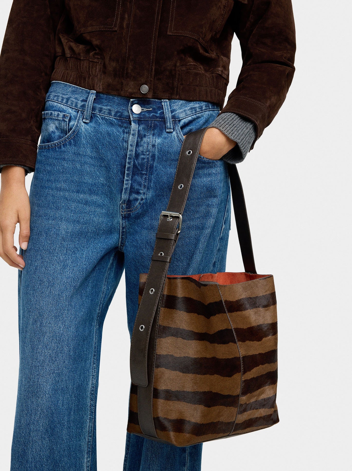 Shoulder Bag With Animal Printed Leather