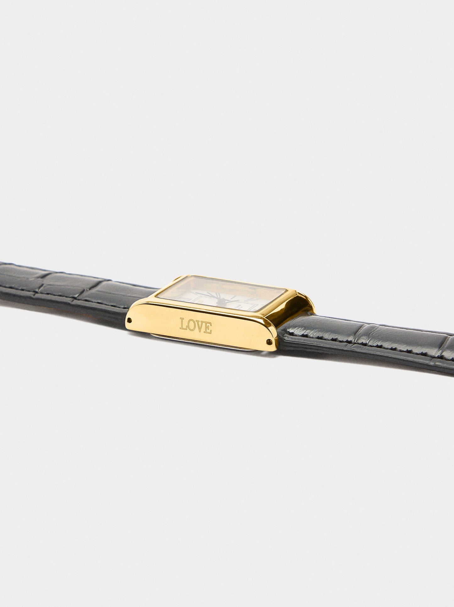 Watch With Animal-Engraved Bracelet