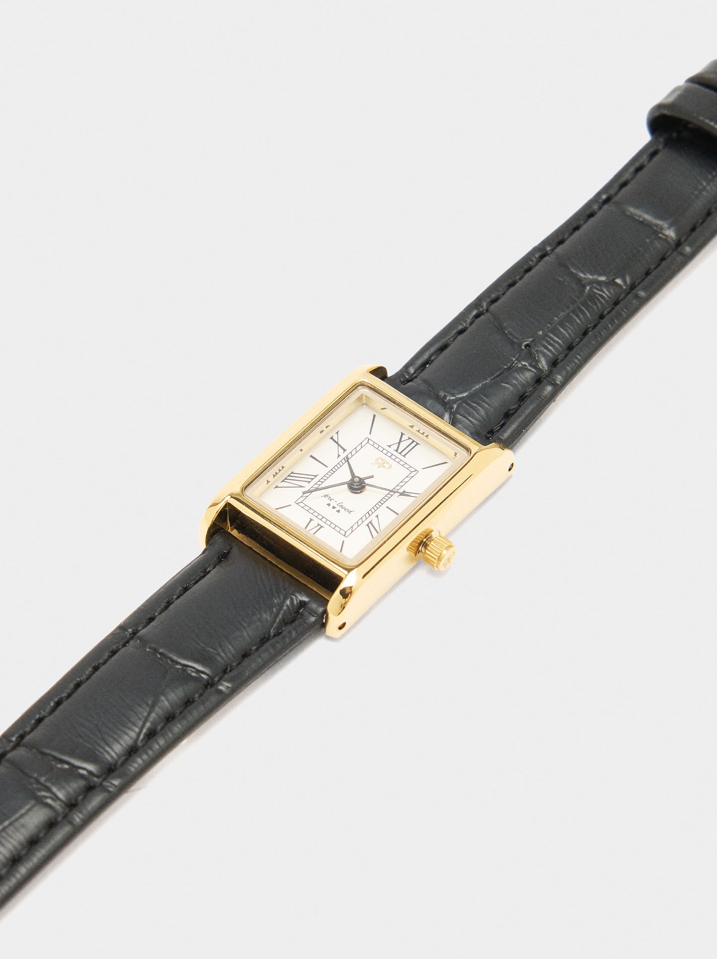 Watch With Animal-Engraved Bracelet