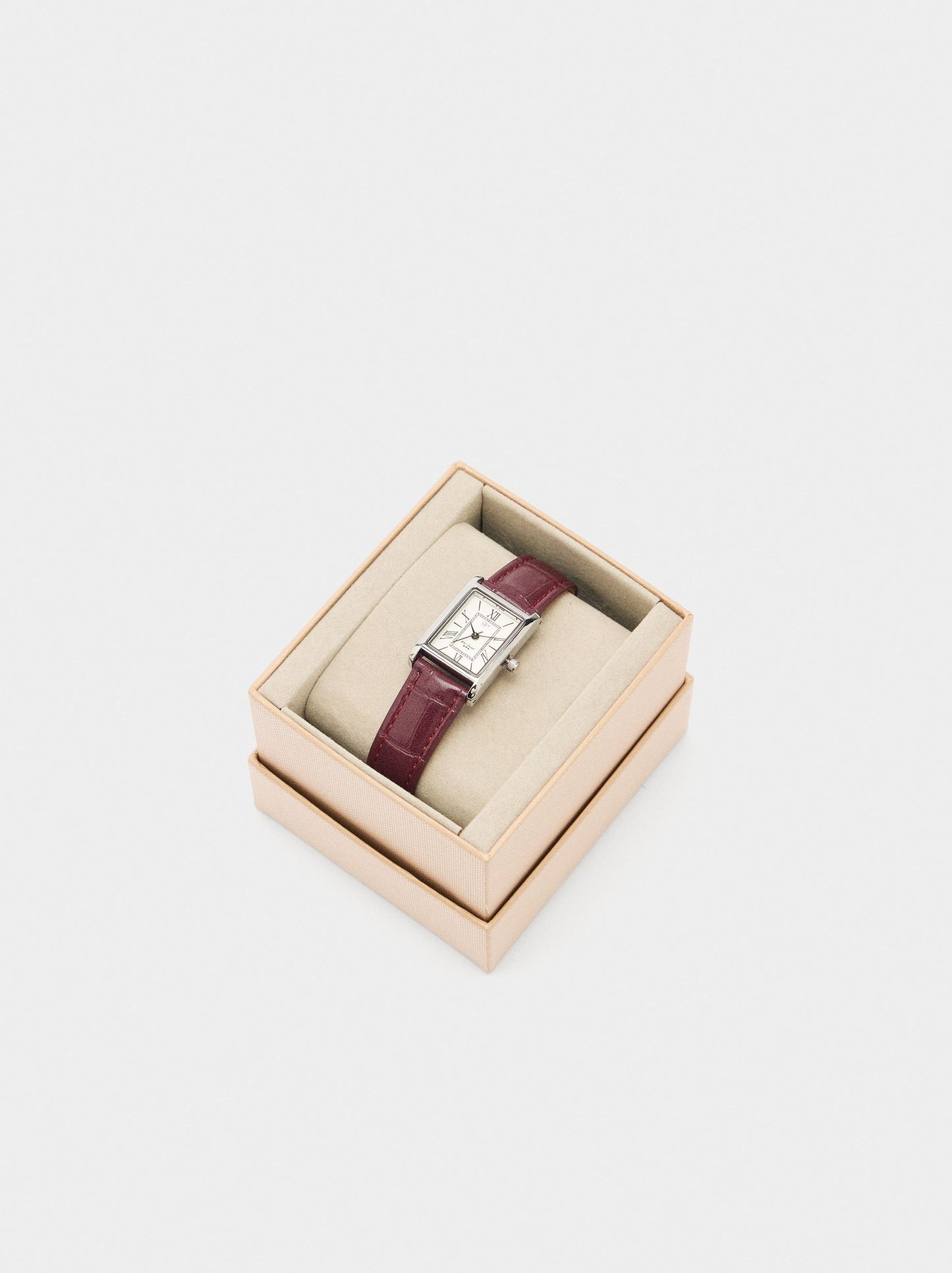 Watch With Animal-Engraved Bracelet