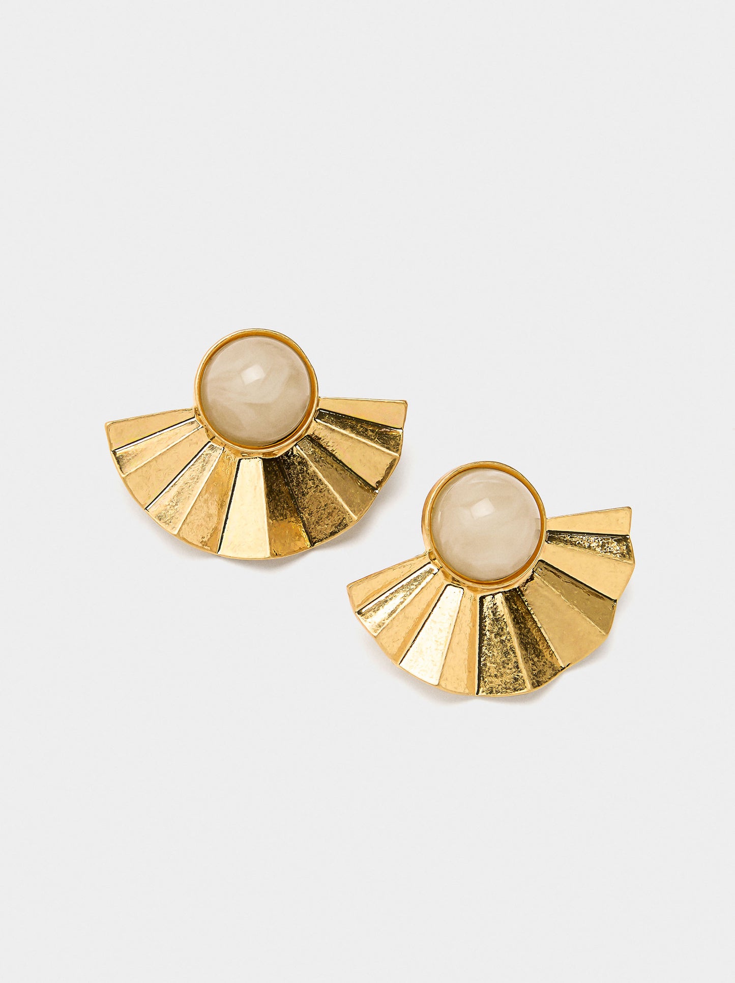 Earrings Fan With Resin Detail