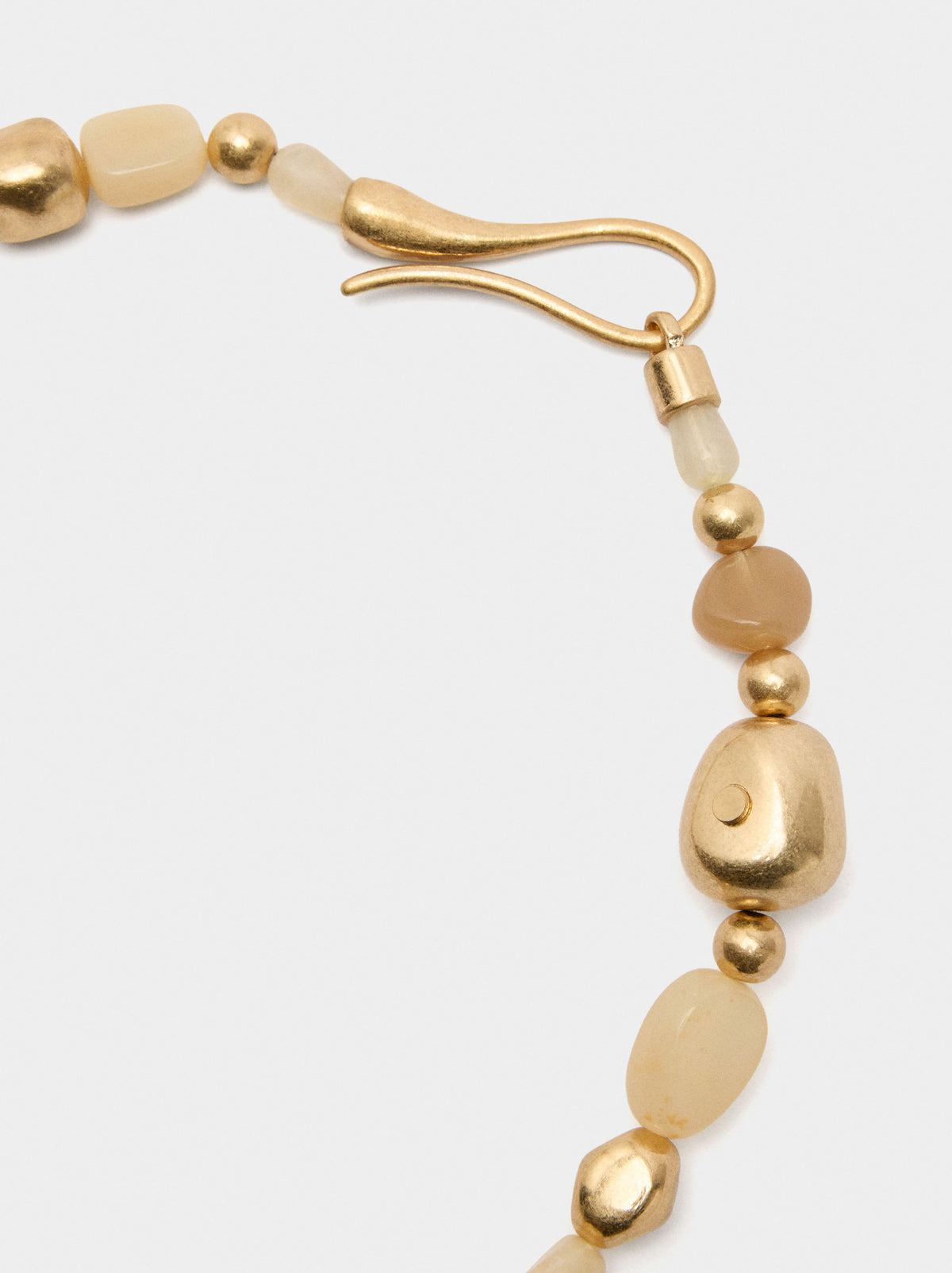 Short Necklace With Beads