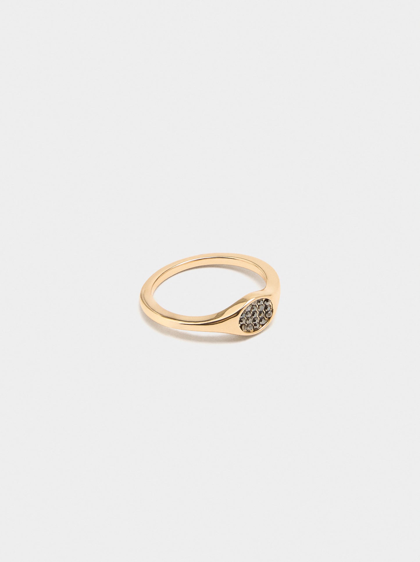 Ring With Oval Detail With Zirconia