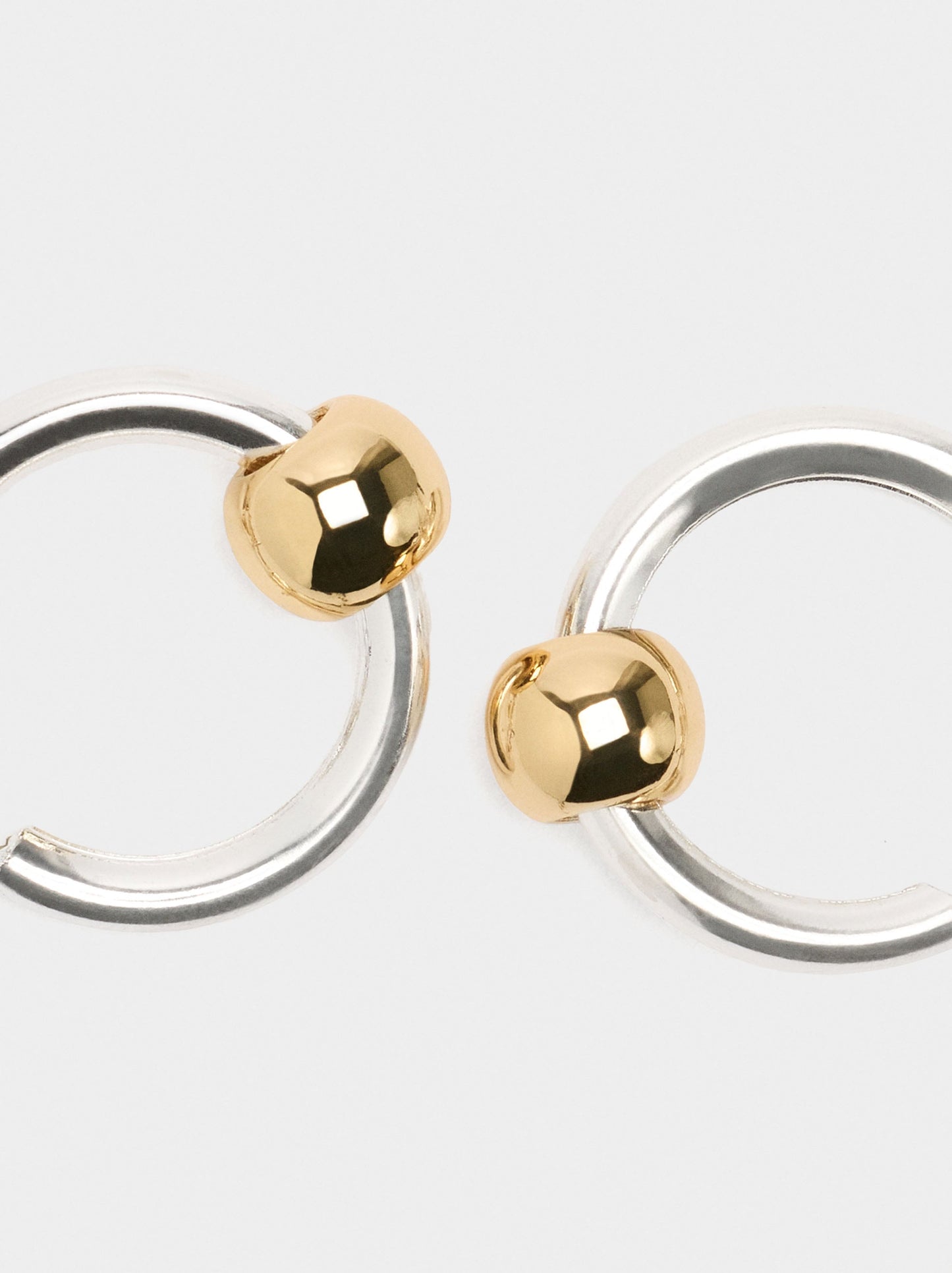Hoop Earrings With Bicolor Sphere