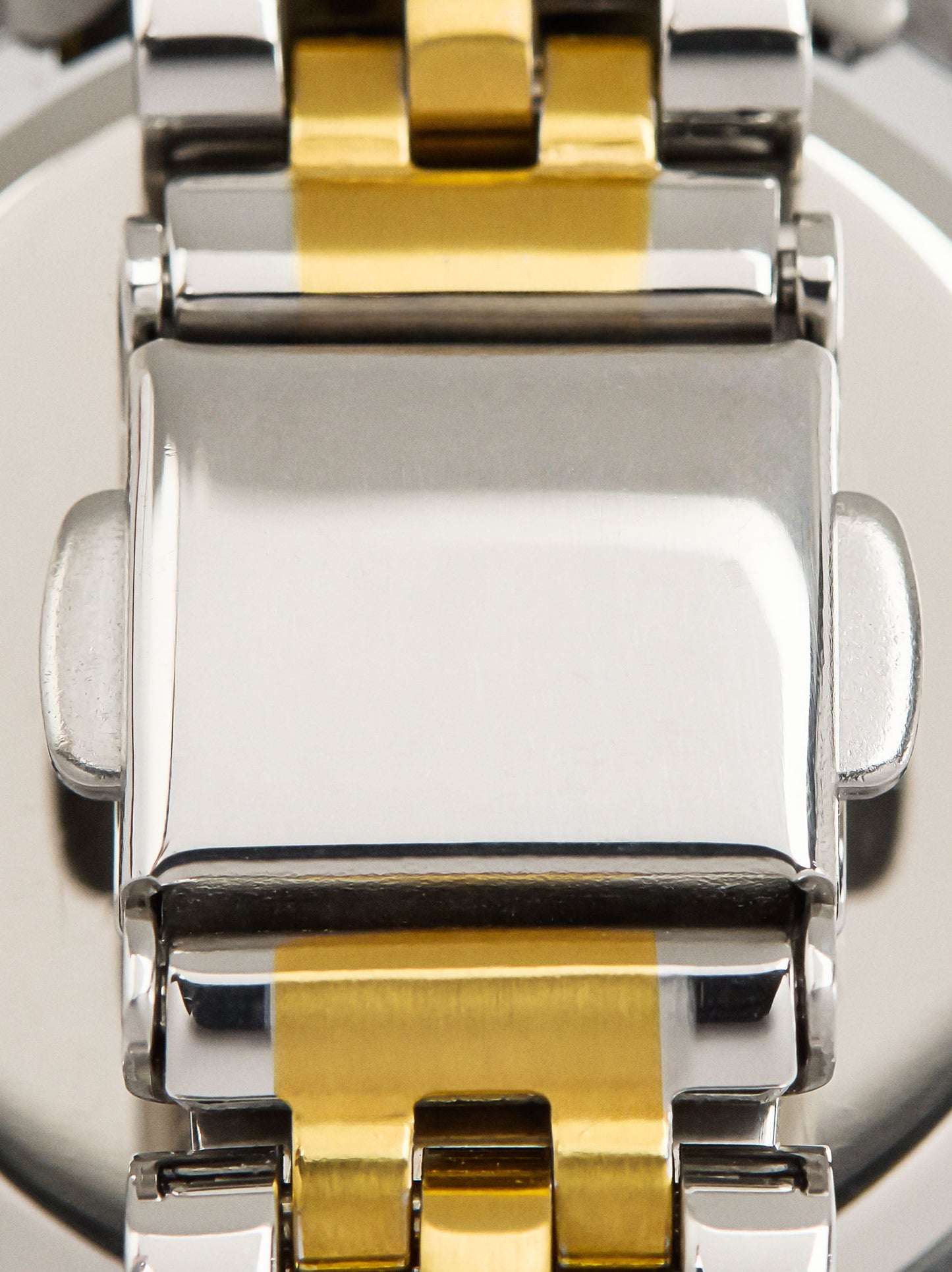 Round Watch With Stainless Steel Bracelet