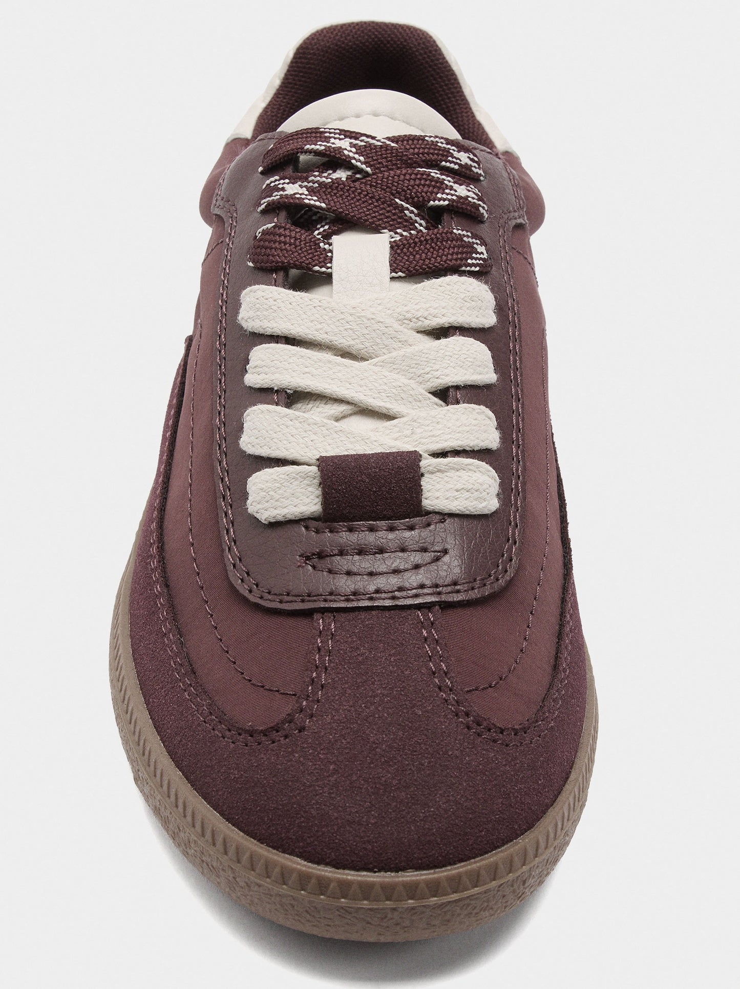 Contrast Sneakers With Double Laces