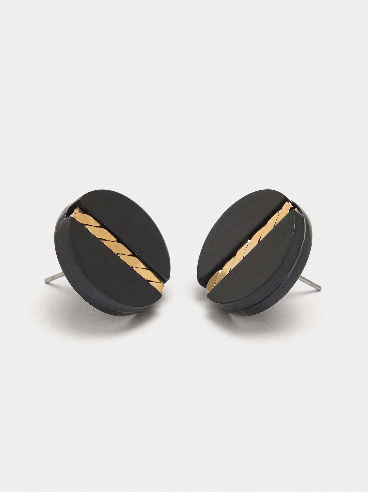 Round Earrings With Resin