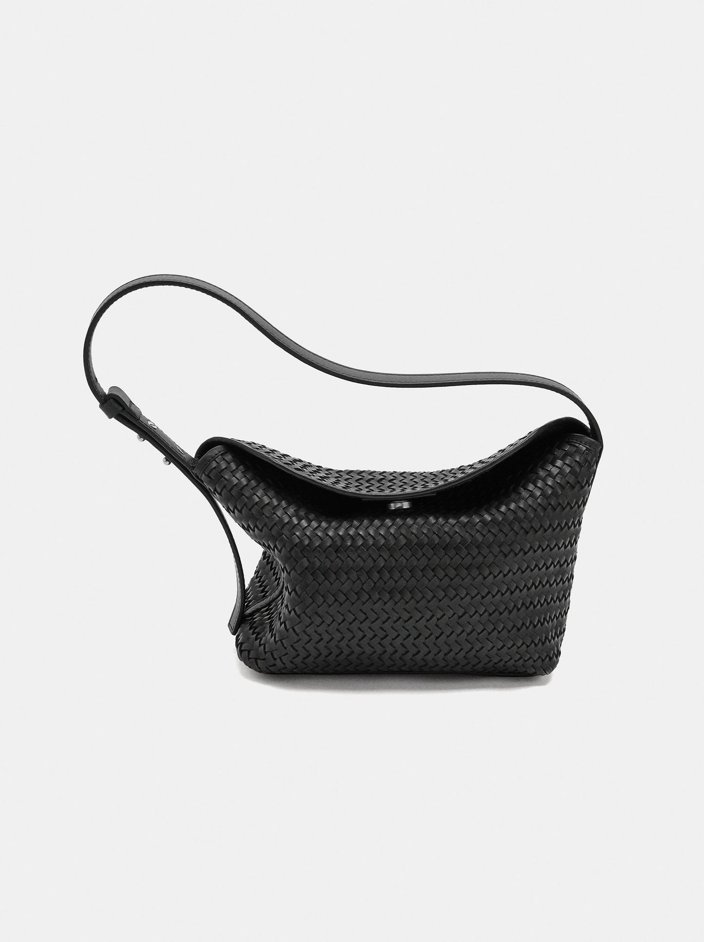 Shoulder Bag With Braided Leather