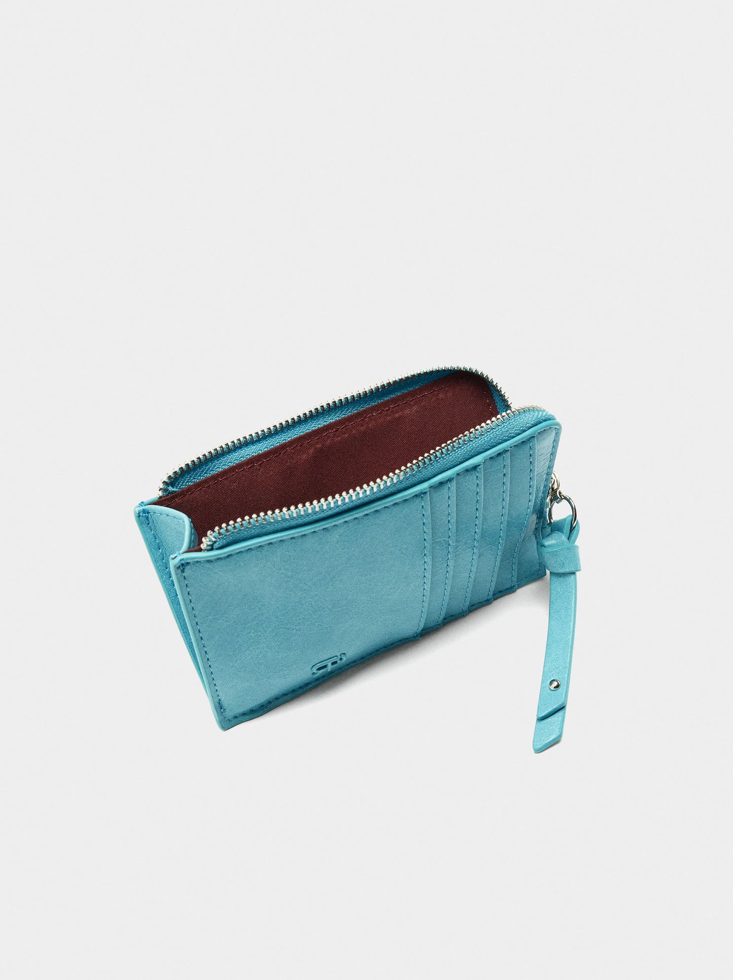 Card Holder With Cracked Effect