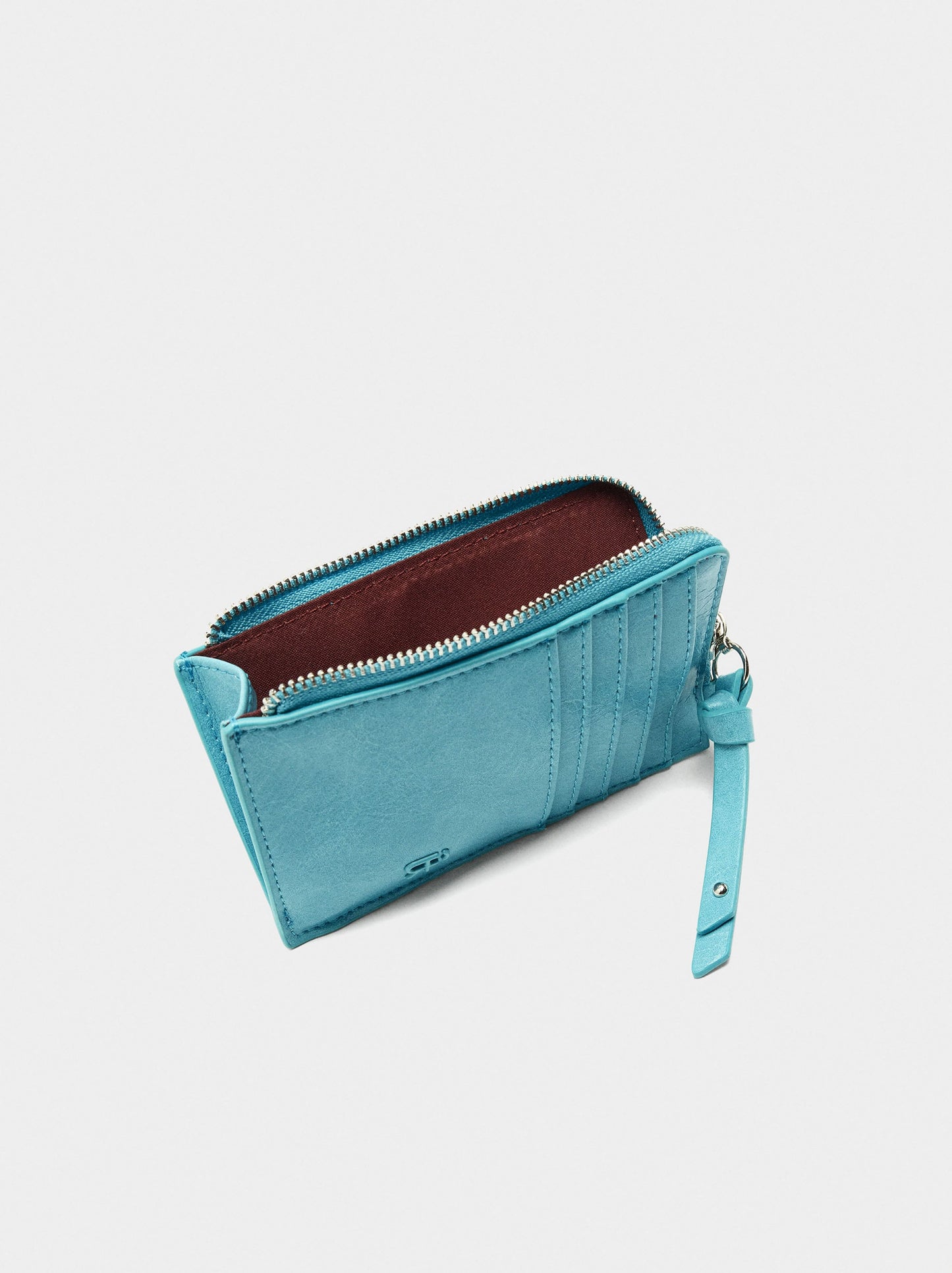 Card Holder With Cracked Effect