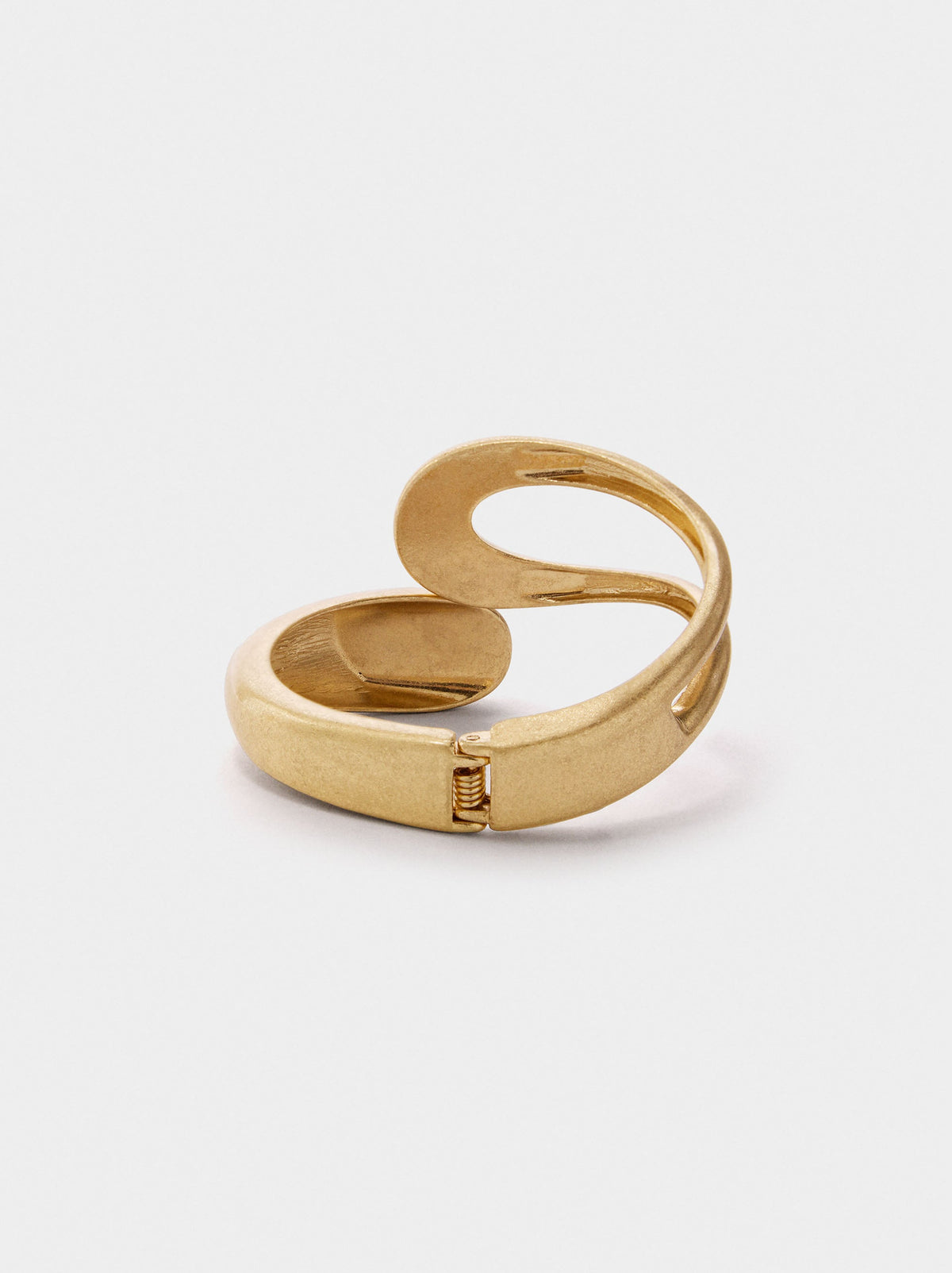 Rounded Criss-Cross Bracelet